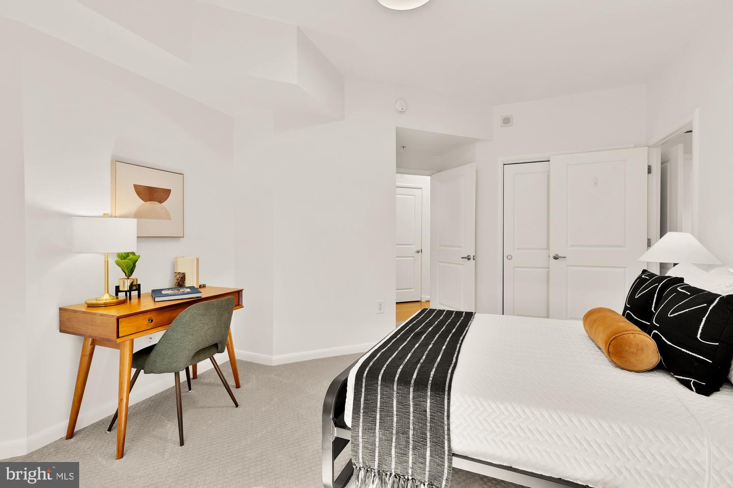 1021 N GARFIELD ST #B37, ARLINGTON, Virginia 22201, 2 Bedrooms Bedrooms, ,2 BathroomsBathrooms,Residential,For sale,1021 N GARFIELD ST #B37,VAAR2058694 MLS # VAAR2058694