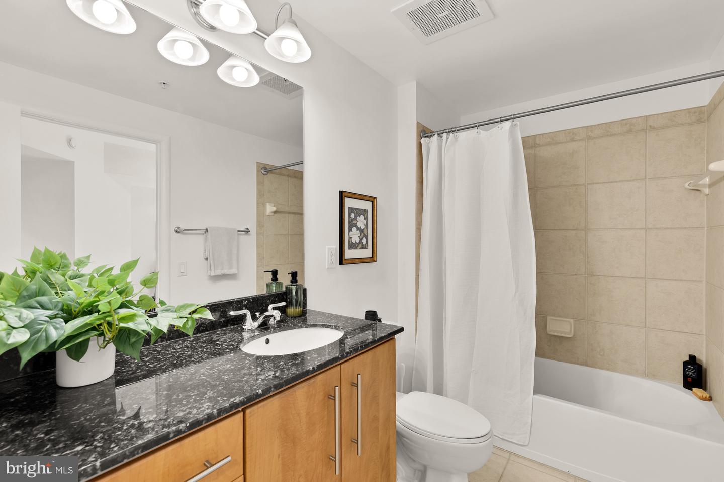 1021 N GARFIELD ST #B37, ARLINGTON, Virginia 22201, 2 Bedrooms Bedrooms, ,2 BathroomsBathrooms,Residential,For sale,1021 N GARFIELD ST #B37,VAAR2058694 MLS # VAAR2058694