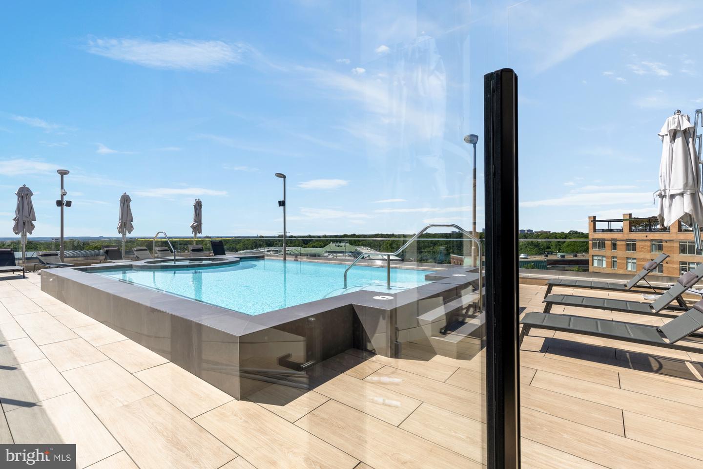 1021 N GARFIELD ST #B37, ARLINGTON, Virginia 22201, 2 Bedrooms Bedrooms, ,2 BathroomsBathrooms,Residential,For sale,1021 N GARFIELD ST #B37,VAAR2058694 MLS # VAAR2058694