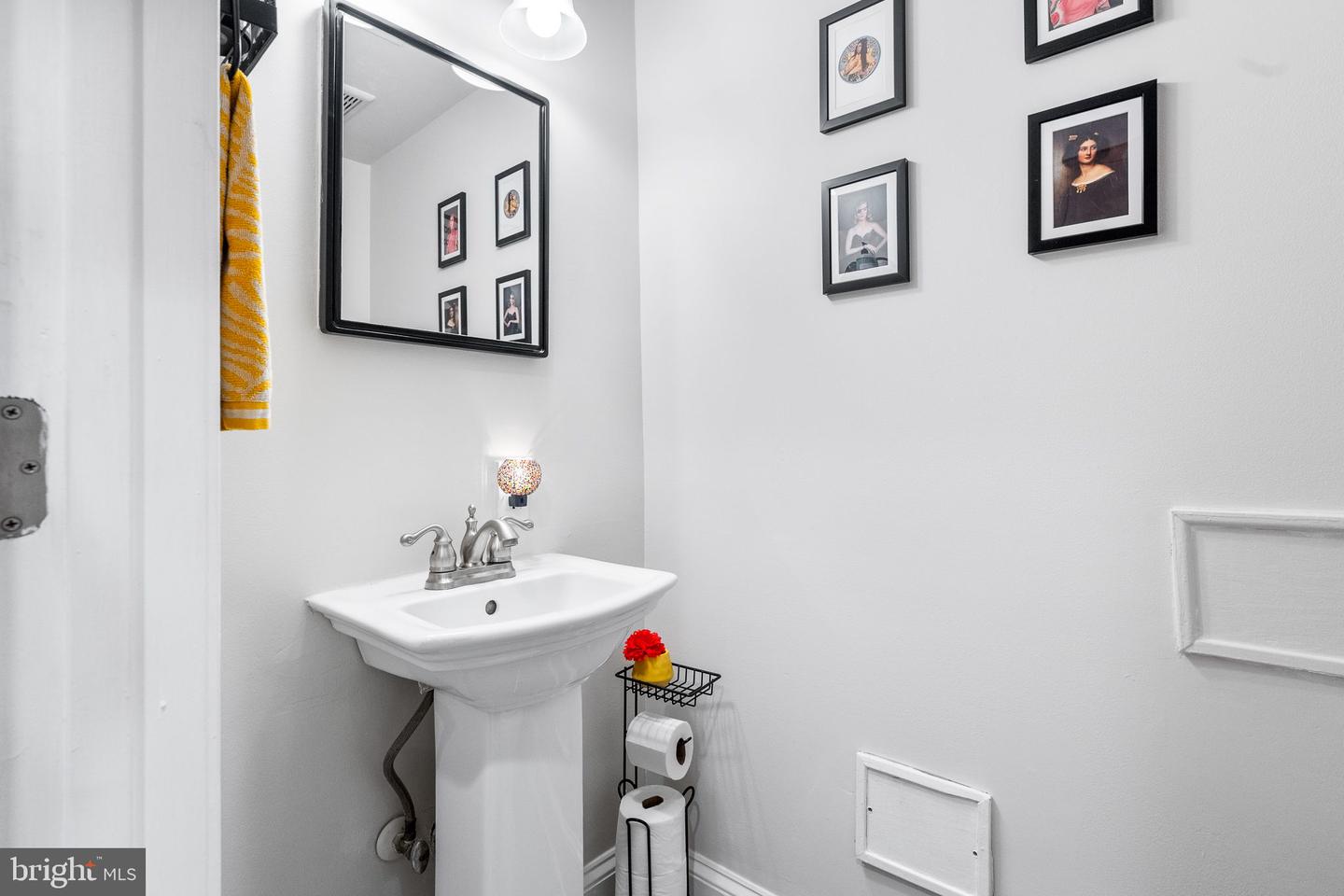 1220 WYLIE ST NE, WASHINGTON, District Of Columbia 20002, 3 Bedrooms Bedrooms, ,1 BathroomBathrooms,Residential,For sale,1220 WYLIE ST NE,DCDC2204152 MLS # DCDC2204152