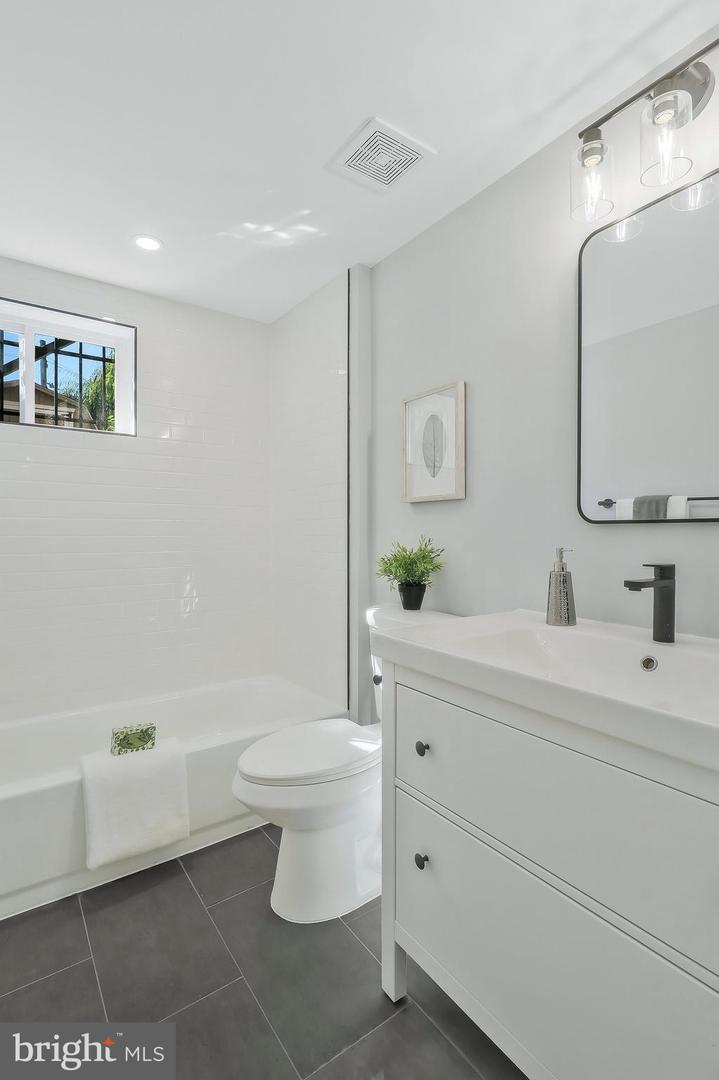 1515 MONTANA AVE NE, WASHINGTON, District Of Columbia 20018, 3 Bedrooms Bedrooms, ,3 BathroomsBathrooms,Residential,For sale,1515 MONTANA AVE NE,DCDC2204232 MLS # DCDC2204232
