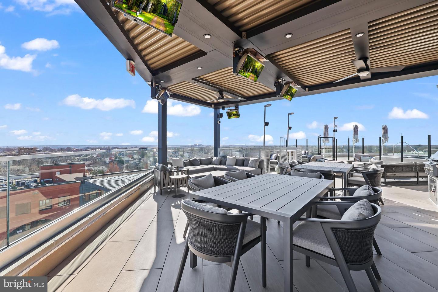 1021 N GARFIELD ST #328, ARLINGTON, Virginia 22201, 1 Bedroom Bedrooms, ,1 BathroomBathrooms,Residential,For sale,1021 N GARFIELD ST #328,VAAR2058754 MLS # VAAR2058754