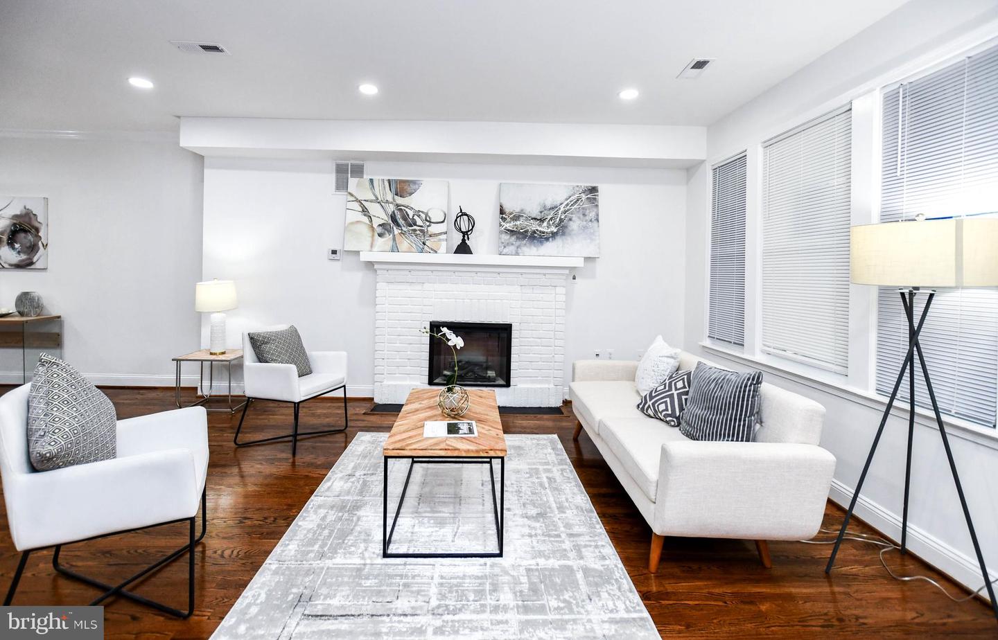 4504 NEW HAMPSHIRE AVE NW, WASHINGTON, District Of Columbia 20011, 4 Bedrooms Bedrooms, ,3 BathroomsBathrooms,Residential,For sale,4504 NEW HAMPSHIRE AVE NW,DCDC2204254 MLS # DCDC2204254