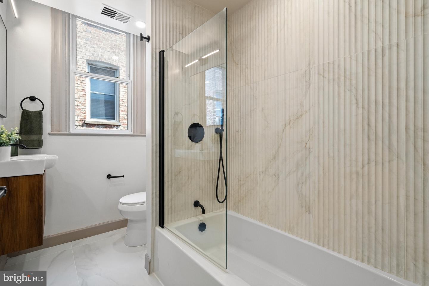 1511 22ND ST NW #43, WASHINGTON, District Of Columbia 20037, 2 Bedrooms Bedrooms, ,1 BathroomBathrooms,Residential,For sale,1511 22ND ST NW #43,DCDC2204256 MLS # DCDC2204256
