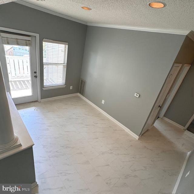 14305 GRAPE HOLLY GRV #25, CENTREVILLE, Virginia 20121, 2 Bedrooms Bedrooms, ,2 BathroomsBathrooms,Residential,For sale,14305 GRAPE HOLLY GRV #25,VAFX2245760 MLS # VAFX2245760