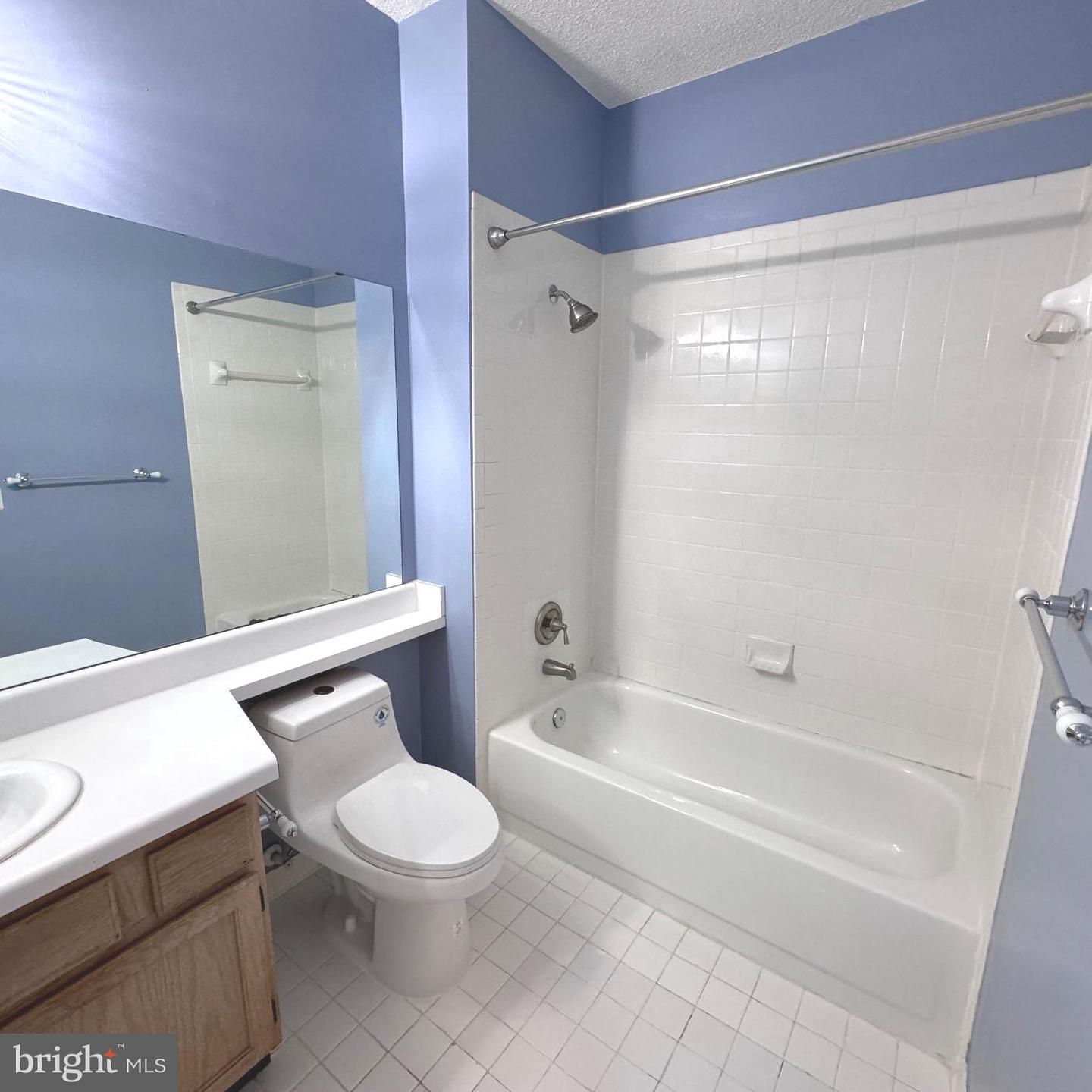 14305 GRAPE HOLLY GRV #25, CENTREVILLE, Virginia 20121, 2 Bedrooms Bedrooms, ,2 BathroomsBathrooms,Residential,For sale,14305 GRAPE HOLLY GRV #25,VAFX2245760 MLS # VAFX2245760