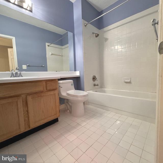 14305 GRAPE HOLLY GRV #25, CENTREVILLE, Virginia 20121, 2 Bedrooms Bedrooms, ,2 BathroomsBathrooms,Residential,For sale,14305 GRAPE HOLLY GRV #25,VAFX2245760 MLS # VAFX2245760