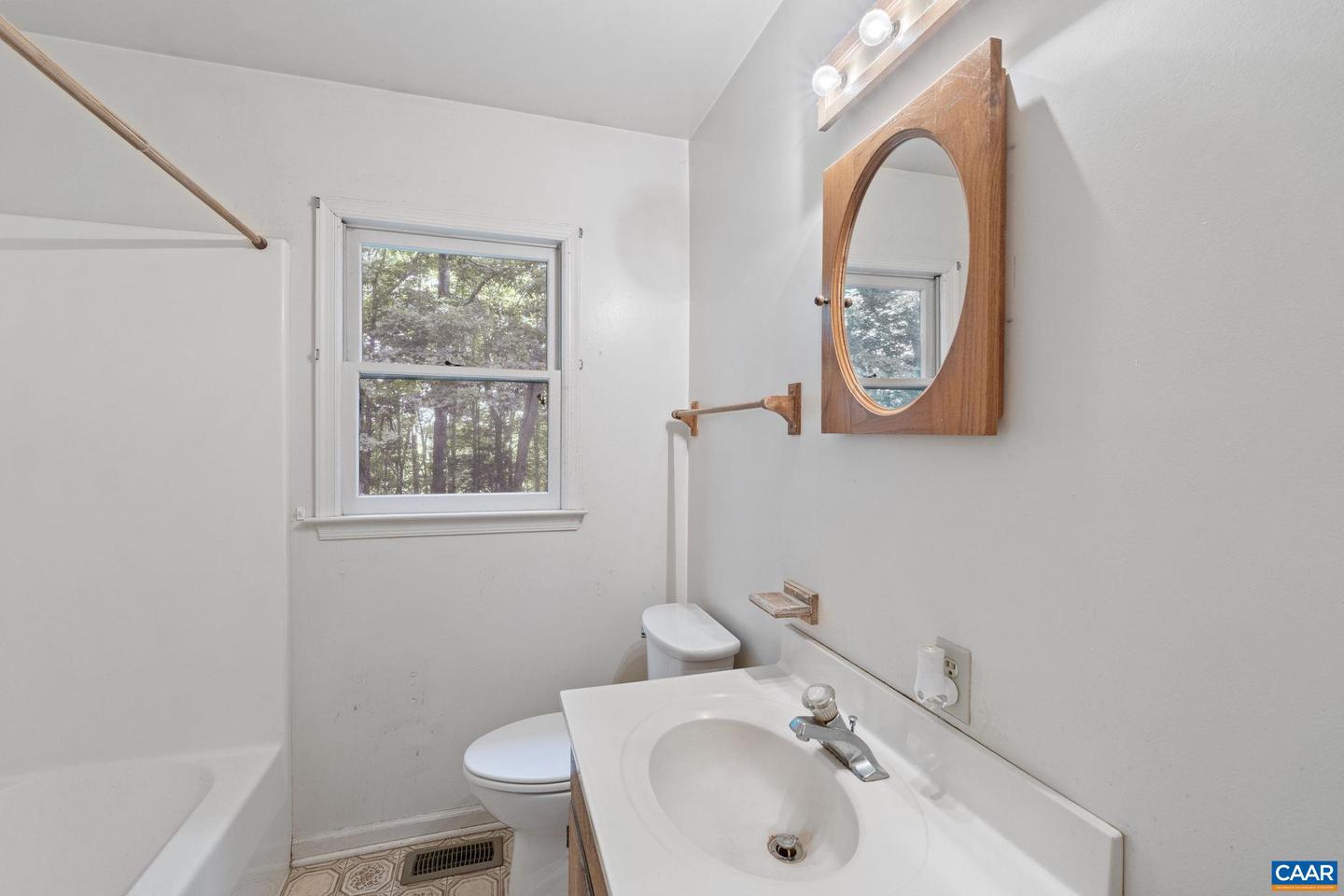 406 GREEN MEADOW LN, SCOTTSVILLE, Virginia 24590, 3 Bedrooms Bedrooms, ,1 BathroomBathrooms,Residential,For sale,406 GREEN MEADOW LN,665404 MLS # 665404