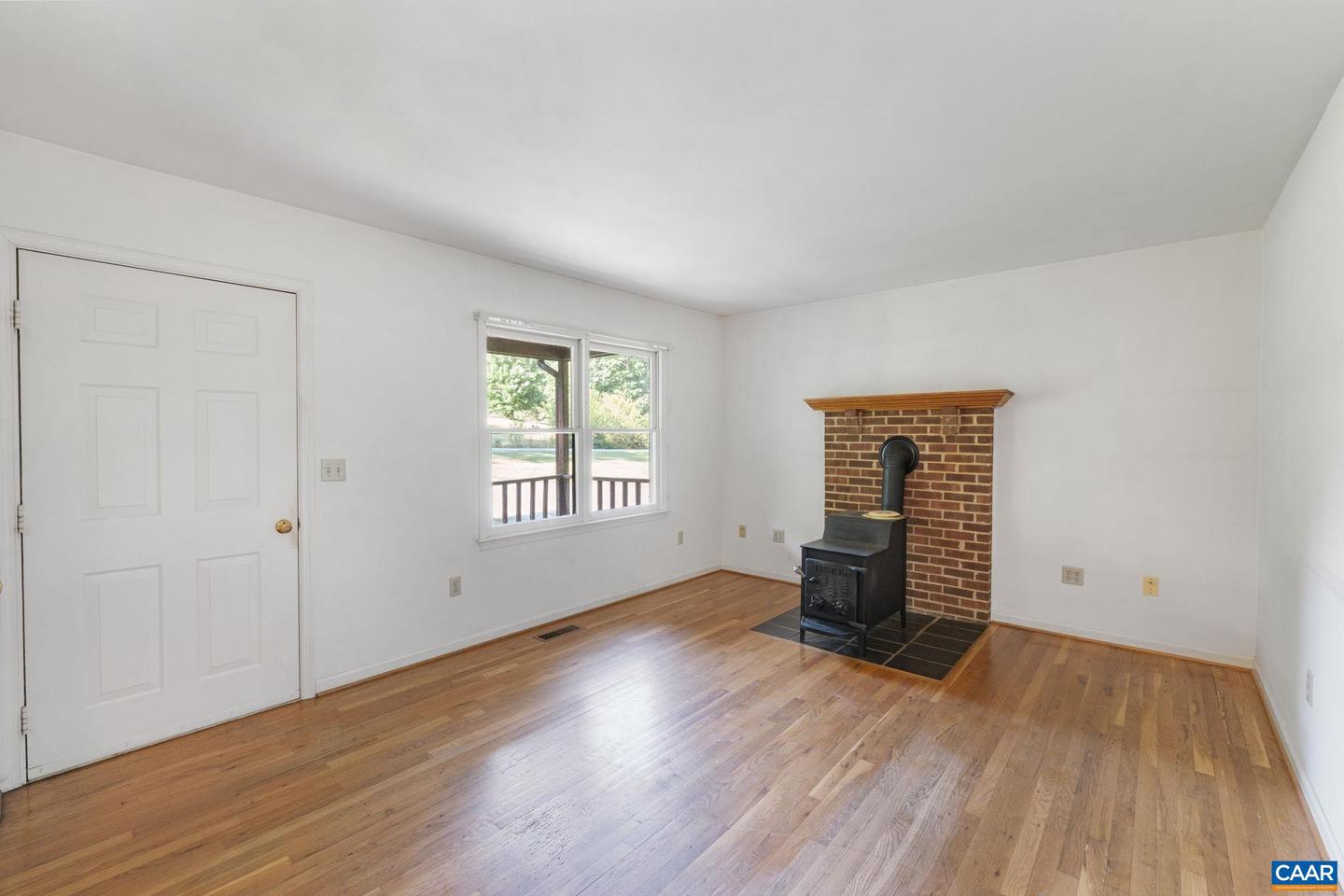 406 GREEN MEADOW LN, SCOTTSVILLE, Virginia 24590, 3 Bedrooms Bedrooms, ,1 BathroomBathrooms,Residential,For sale,406 GREEN MEADOW LN,665404 MLS # 665404