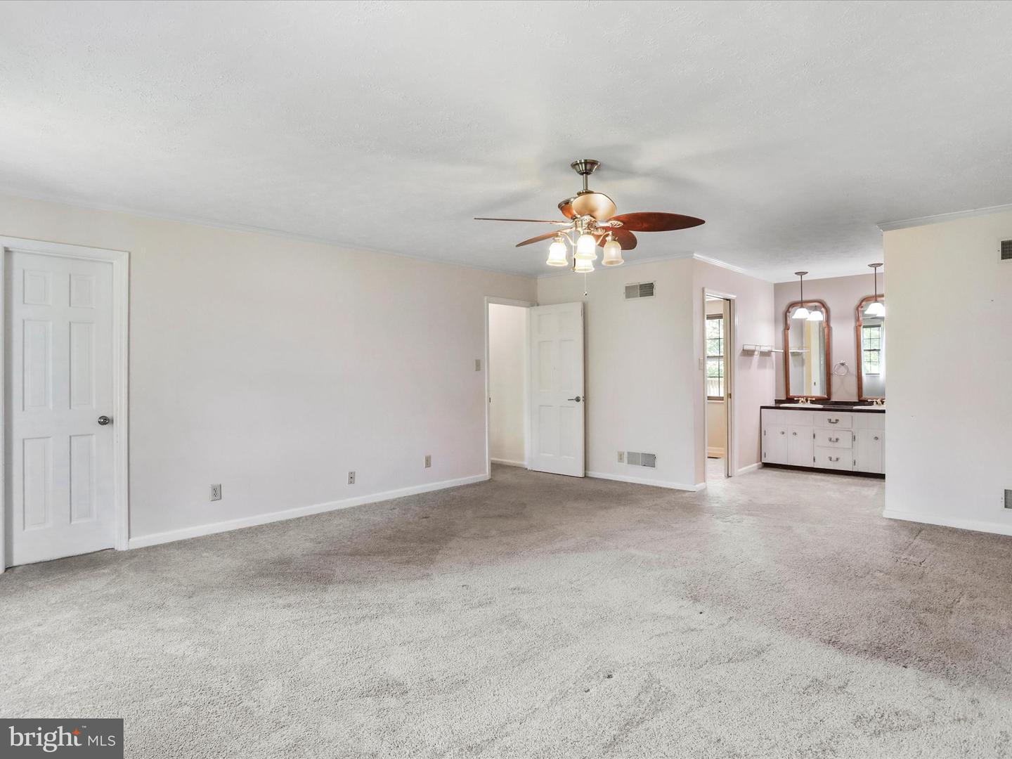 7515 STONEWALL JACKSON HWY, FRONT ROYAL, Virginia 22630, 4 Bedrooms Bedrooms, ,3 BathroomsBathrooms,Farm,For sale,7515 STONEWALL JACKSON HWY,VAWR2011364 MLS # VAWR2011364