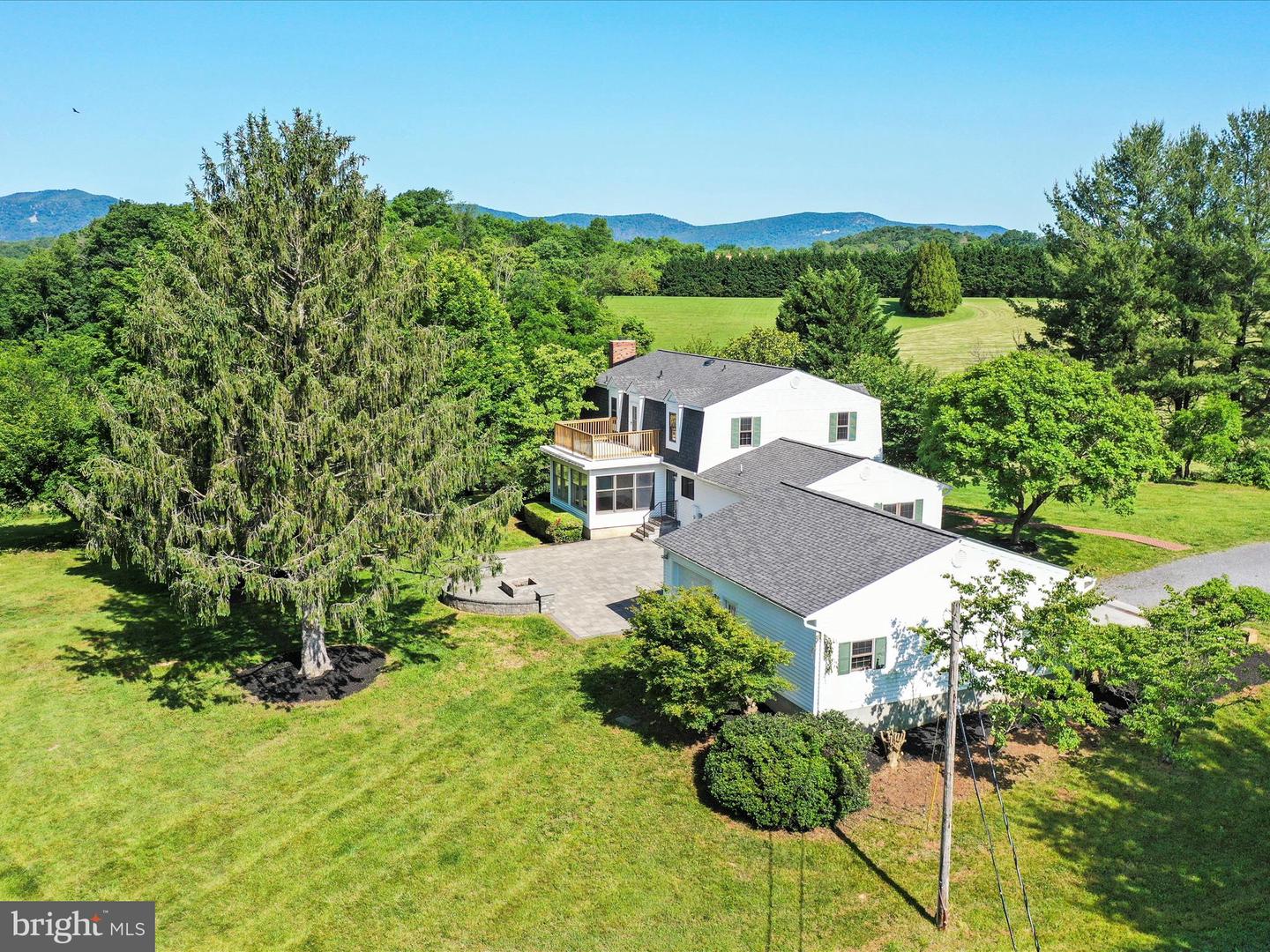 7515 STONEWALL JACKSON HWY, FRONT ROYAL, Virginia 22630, 4 Bedrooms Bedrooms, ,3 BathroomsBathrooms,Farm,For sale,7515 STONEWALL JACKSON HWY,VAWR2011364 MLS # VAWR2011364