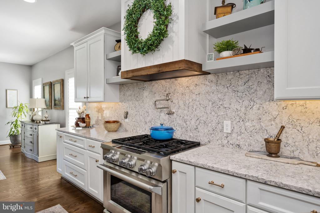 10605 SPRINGVALE LN, SPOTSYLVANIA, Virginia 22551, 5 Bedrooms Bedrooms, ,5 BathroomsBathrooms,Residential,10605 SPRINGVALE LN,VASP2031872 MLS # VASP2031872