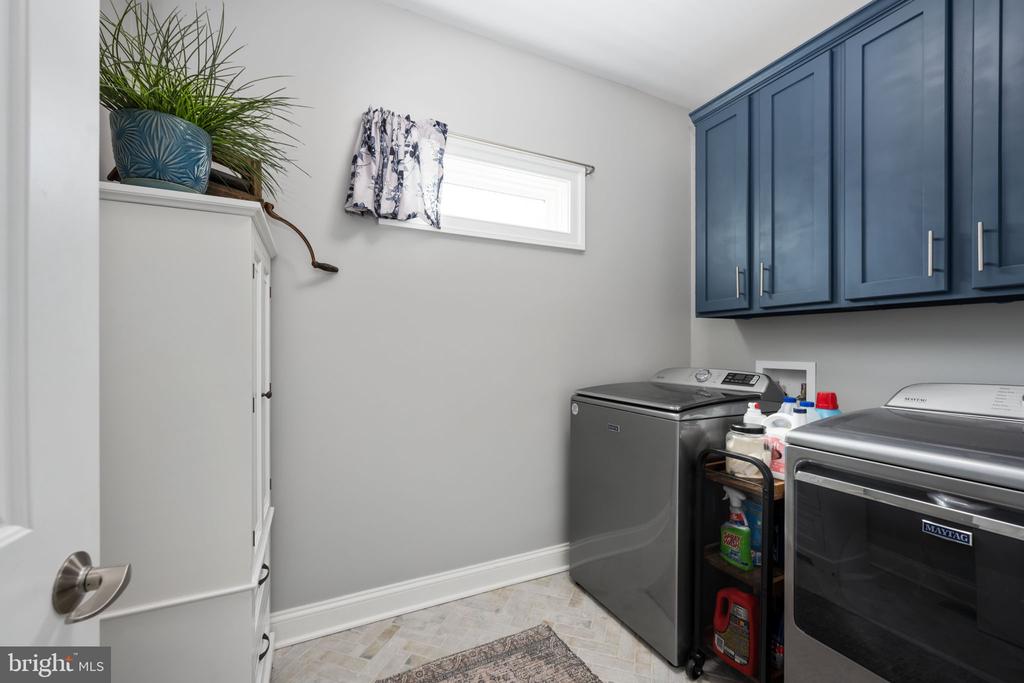 10605 SPRINGVALE LN, SPOTSYLVANIA, Virginia 22551, 5 Bedrooms Bedrooms, ,5 BathroomsBathrooms,Residential,10605 SPRINGVALE LN,VASP2031872 MLS # VASP2031872