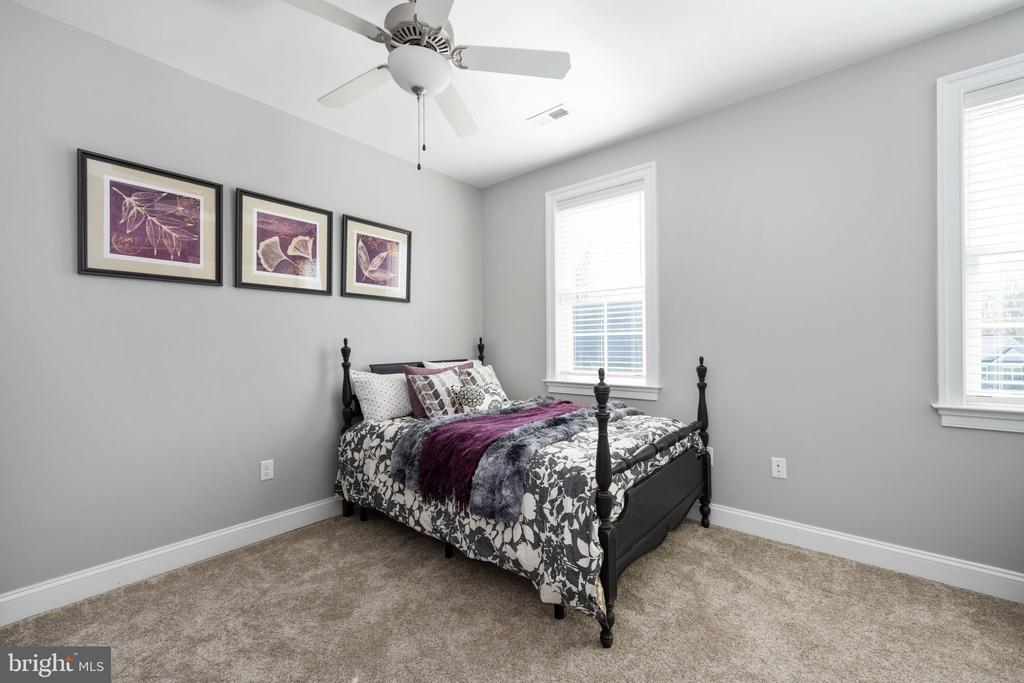 10605 SPRINGVALE LN, SPOTSYLVANIA, Virginia 22551, 5 Bedrooms Bedrooms, ,5 BathroomsBathrooms,Residential,10605 SPRINGVALE LN,VASP2031872 MLS # VASP2031872