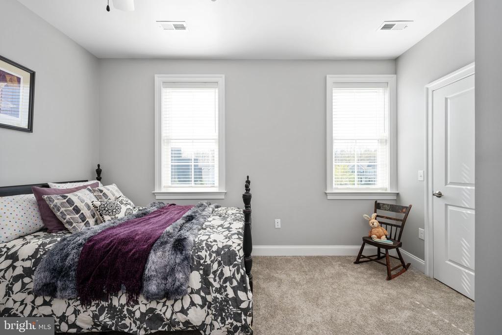 10605 SPRINGVALE LN, SPOTSYLVANIA, Virginia 22551, 5 Bedrooms Bedrooms, ,5 BathroomsBathrooms,Residential,10605 SPRINGVALE LN,VASP2031872 MLS # VASP2031872