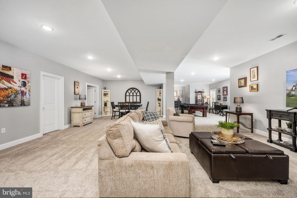 10605 SPRINGVALE LN, SPOTSYLVANIA, Virginia 22551, 5 Bedrooms Bedrooms, ,5 BathroomsBathrooms,Residential,10605 SPRINGVALE LN,VASP2031872 MLS # VASP2031872