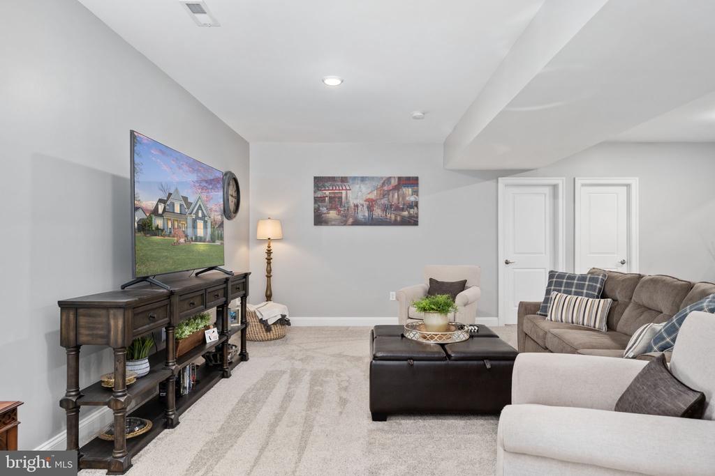 10605 SPRINGVALE LN, SPOTSYLVANIA, Virginia 22551, 5 Bedrooms Bedrooms, ,5 BathroomsBathrooms,Residential,10605 SPRINGVALE LN,VASP2031872 MLS # VASP2031872