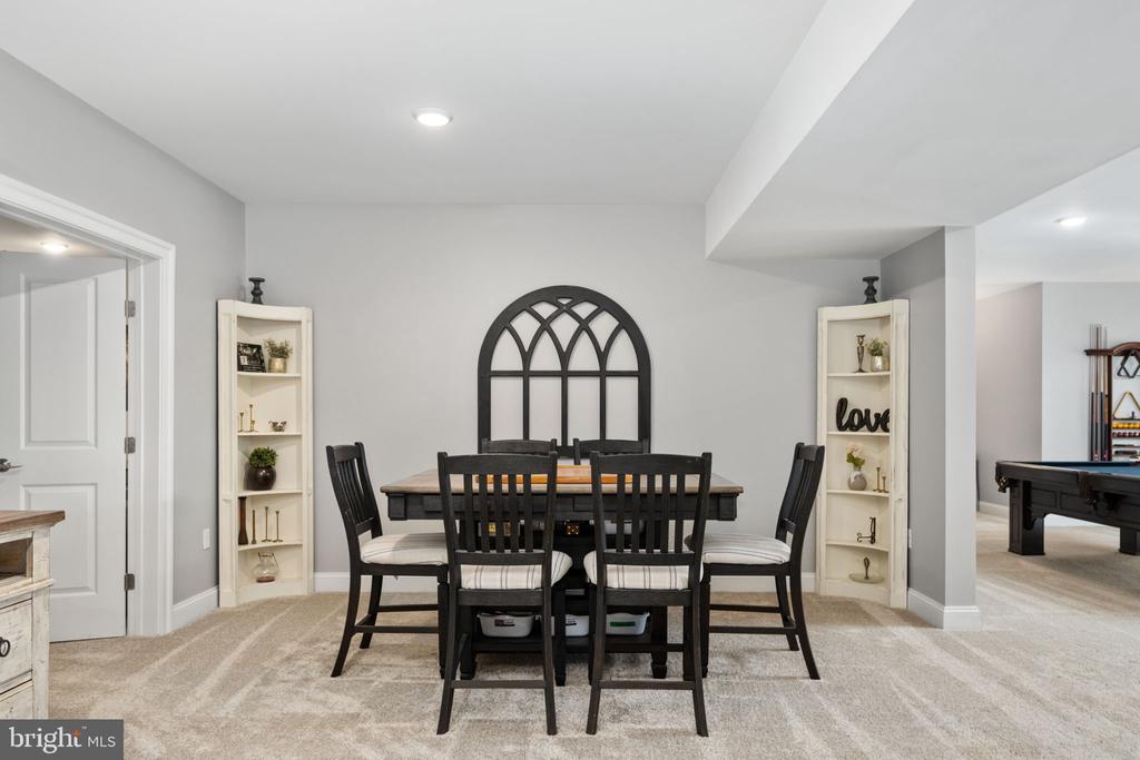 10605 SPRINGVALE LN, SPOTSYLVANIA, Virginia 22551, 5 Bedrooms Bedrooms, ,5 BathroomsBathrooms,Residential,10605 SPRINGVALE LN,VASP2031872 MLS # VASP2031872