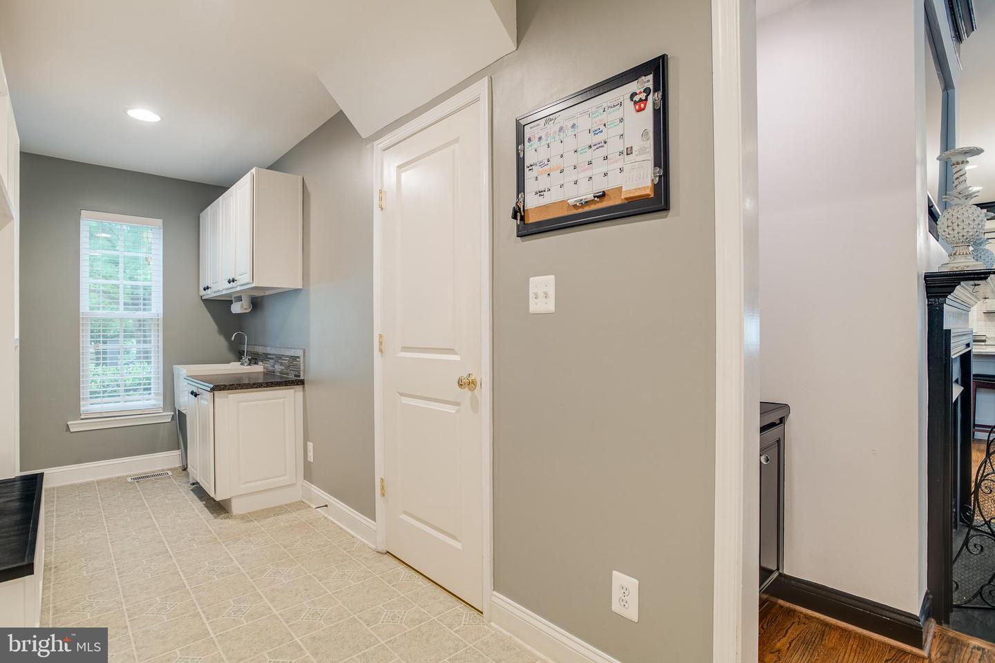 6735 ECKERT CT, WARRENTON, Virginia 20187, 5 Bedrooms Bedrooms, ,3 BathroomsBathrooms,Residential,For sale,6735 ECKERT CT,VAFQ2015614 MLS # VAFQ2015614