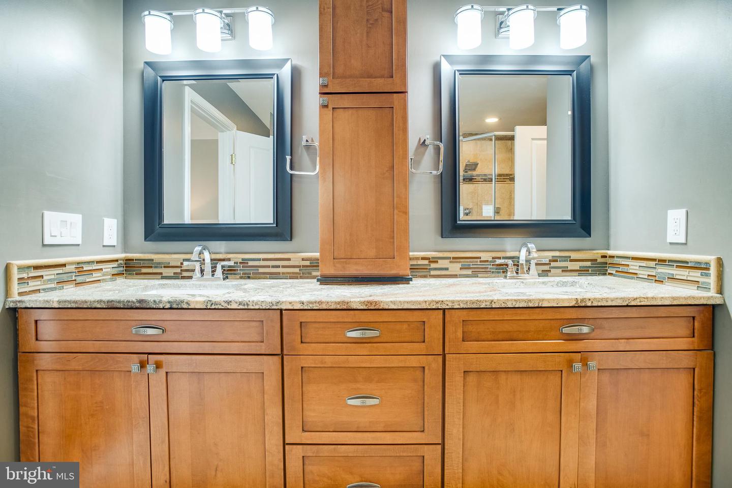 6735 ECKERT CT, WARRENTON, Virginia 20187, 5 Bedrooms Bedrooms, ,3 BathroomsBathrooms,Residential,For sale,6735 ECKERT CT,VAFQ2015614 MLS # VAFQ2015614