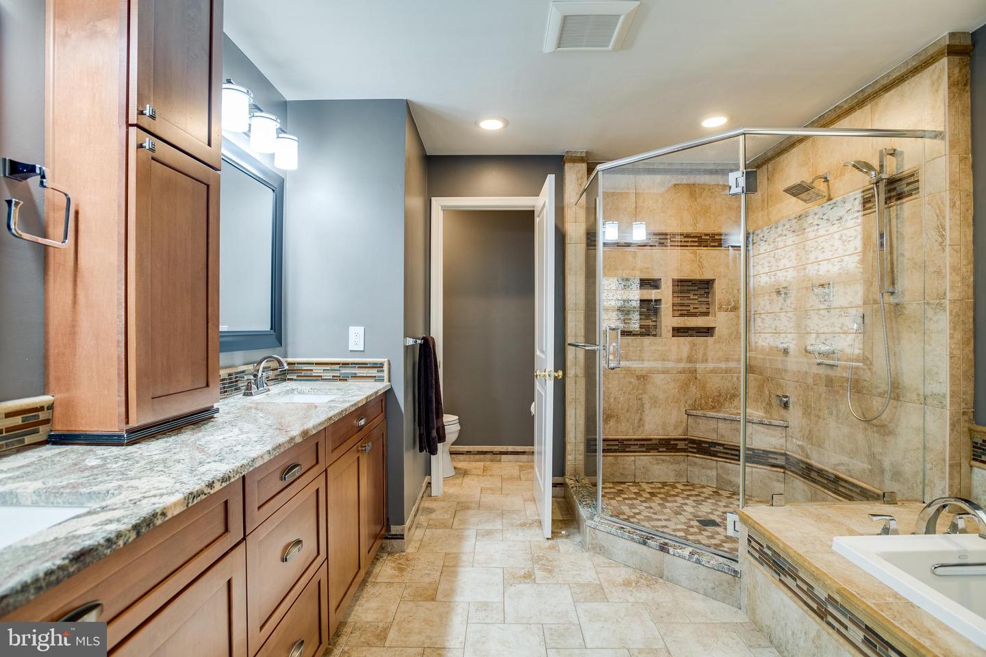 6735 ECKERT CT, WARRENTON, Virginia 20187, 5 Bedrooms Bedrooms, ,3 BathroomsBathrooms,Residential,For sale,6735 ECKERT CT,VAFQ2015614 MLS # VAFQ2015614