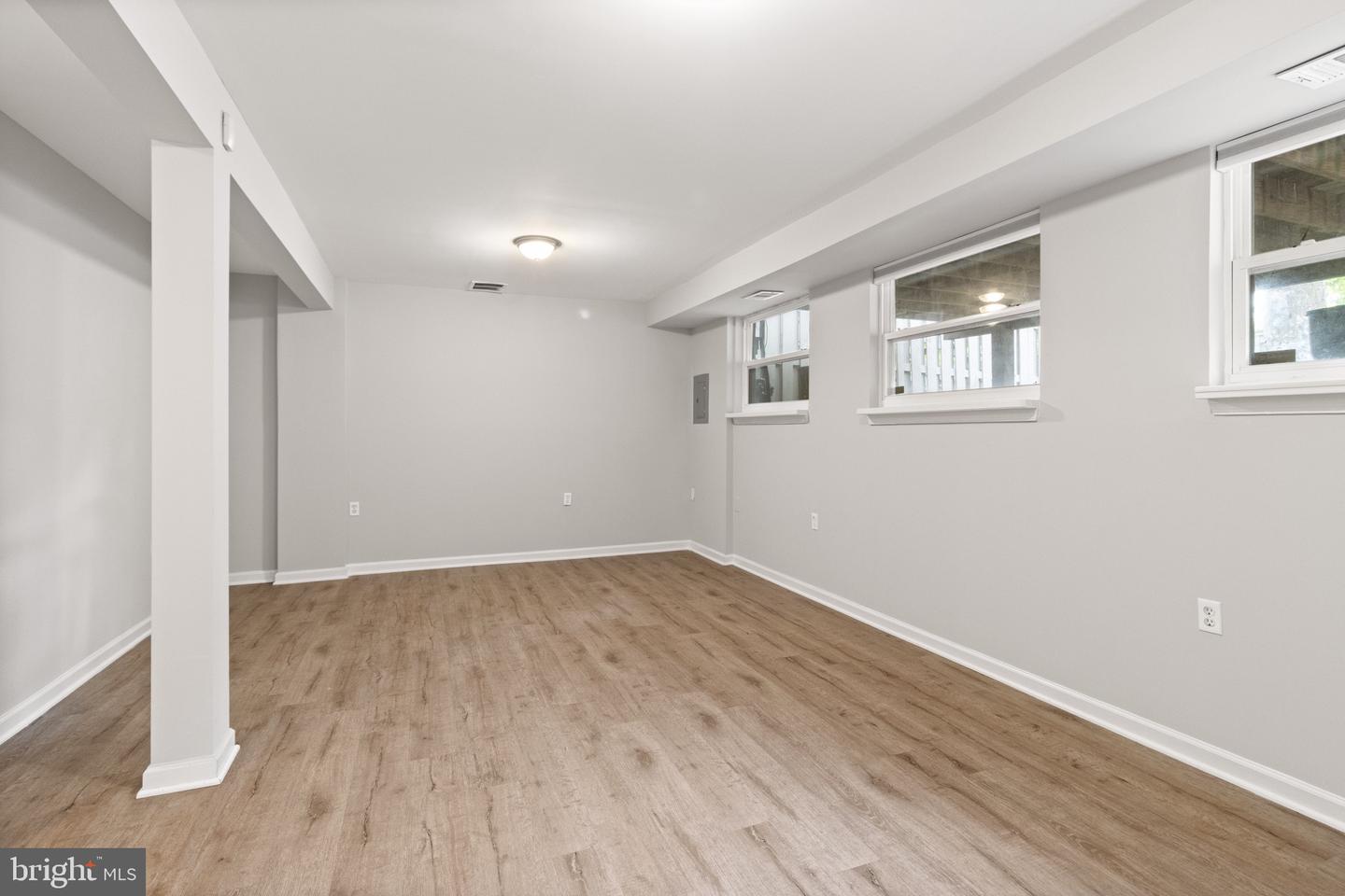 8042 SAINT ANNES CT, ALEXANDRIA, Virginia 22309, 3 Bedrooms Bedrooms, ,3 BathroomsBathrooms,Residential,For sale,8042 SAINT ANNES CT,VAFX2227768 MLS # VAFX2227768