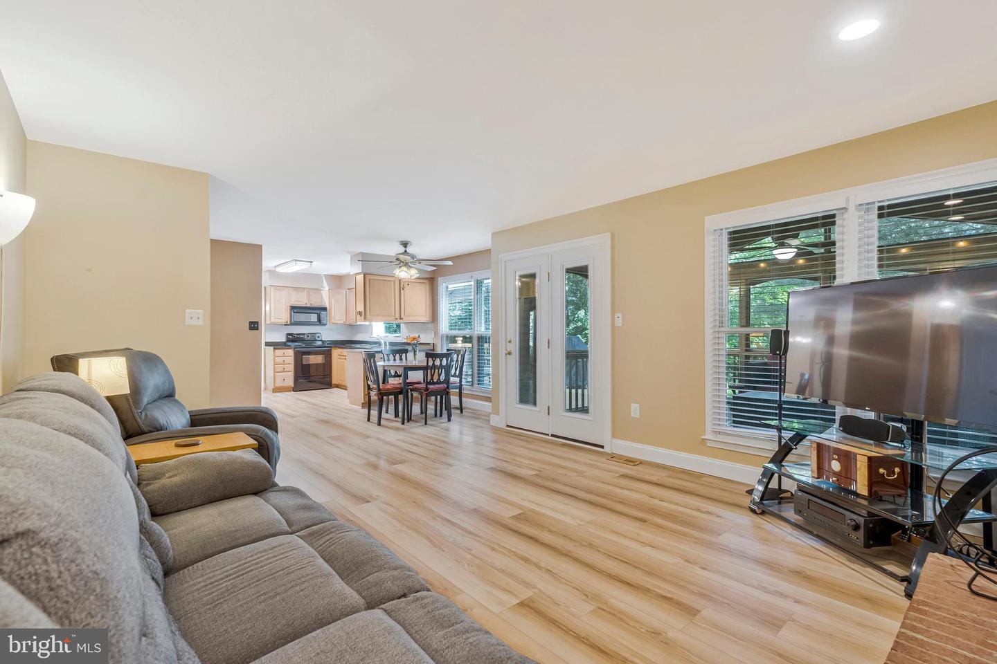 10866 MONTICELLO CT, GREAT FALLS, Virginia 22066, 3 Bedrooms Bedrooms, ,2 BathroomsBathrooms,Residential,For sale,10866 MONTICELLO CT,VALO2092332 MLS # VALO2092332