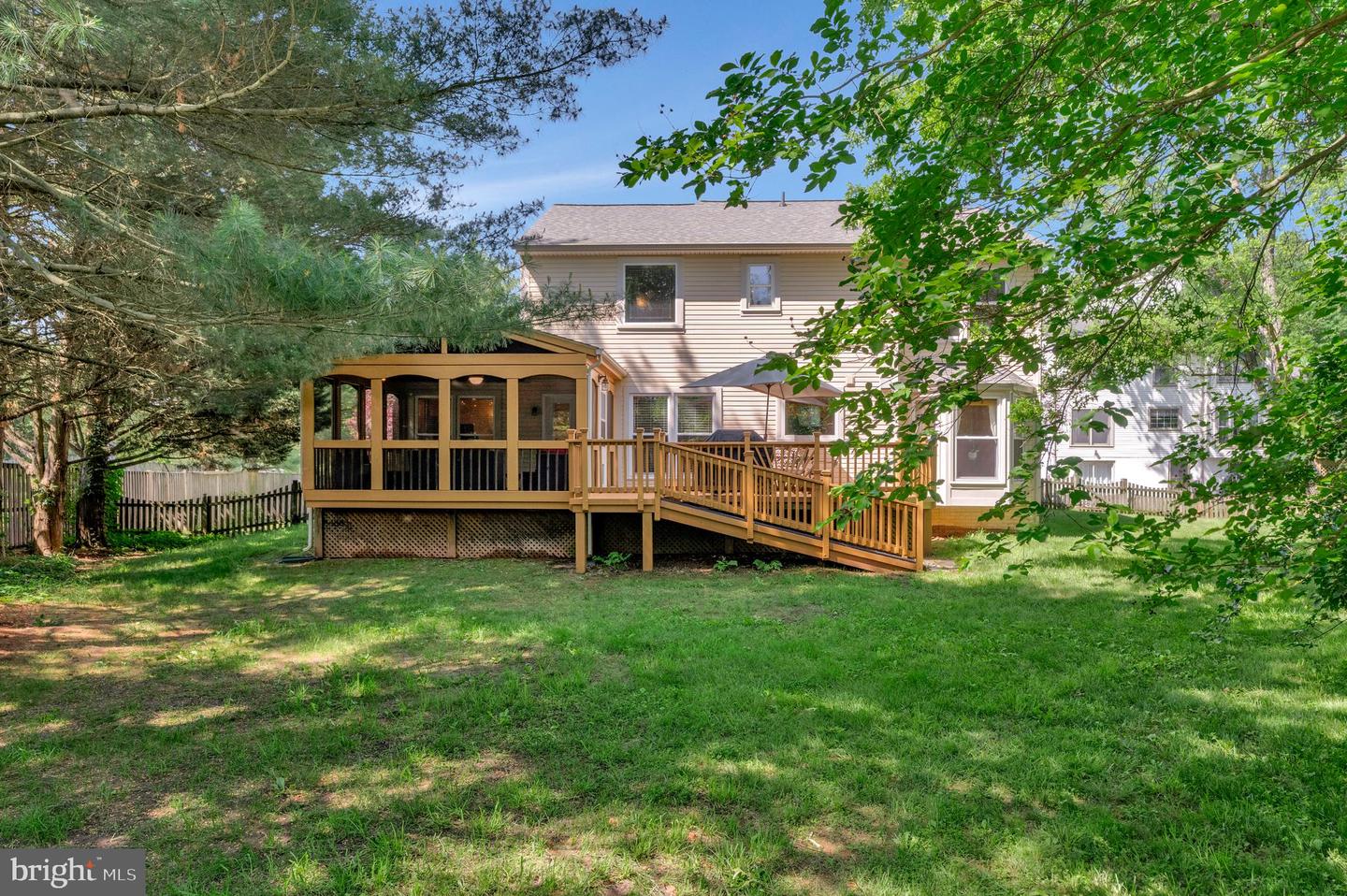 10866 MONTICELLO CT, GREAT FALLS, Virginia 22066, 3 Bedrooms Bedrooms, ,2 BathroomsBathrooms,Residential,For sale,10866 MONTICELLO CT,VALO2092332 MLS # VALO2092332