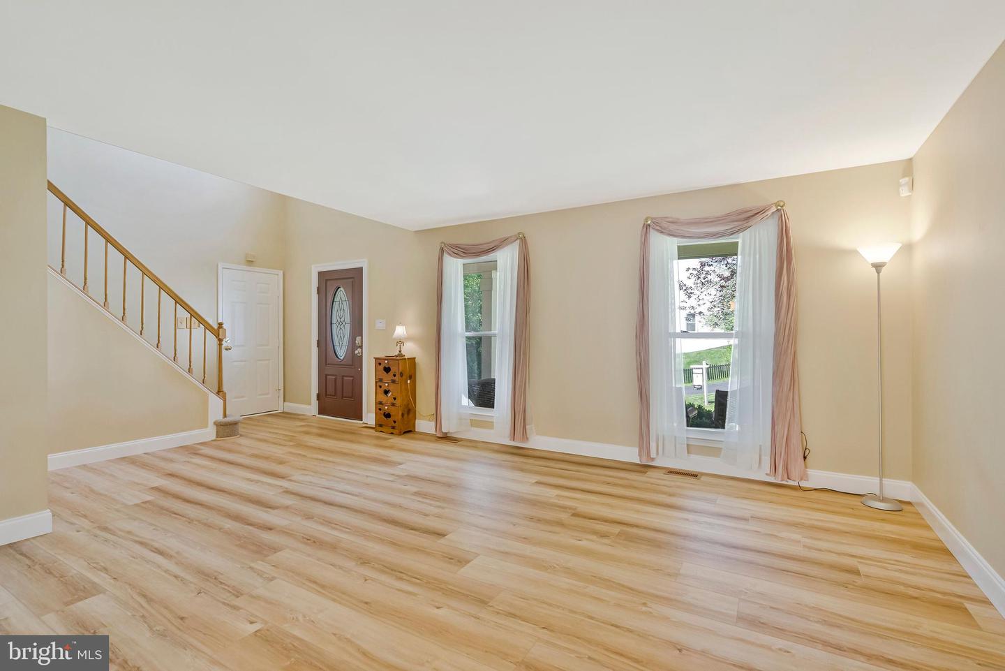 10866 MONTICELLO CT, GREAT FALLS, Virginia 22066, 3 Bedrooms Bedrooms, ,2 BathroomsBathrooms,Residential,For sale,10866 MONTICELLO CT,VALO2092332 MLS # VALO2092332