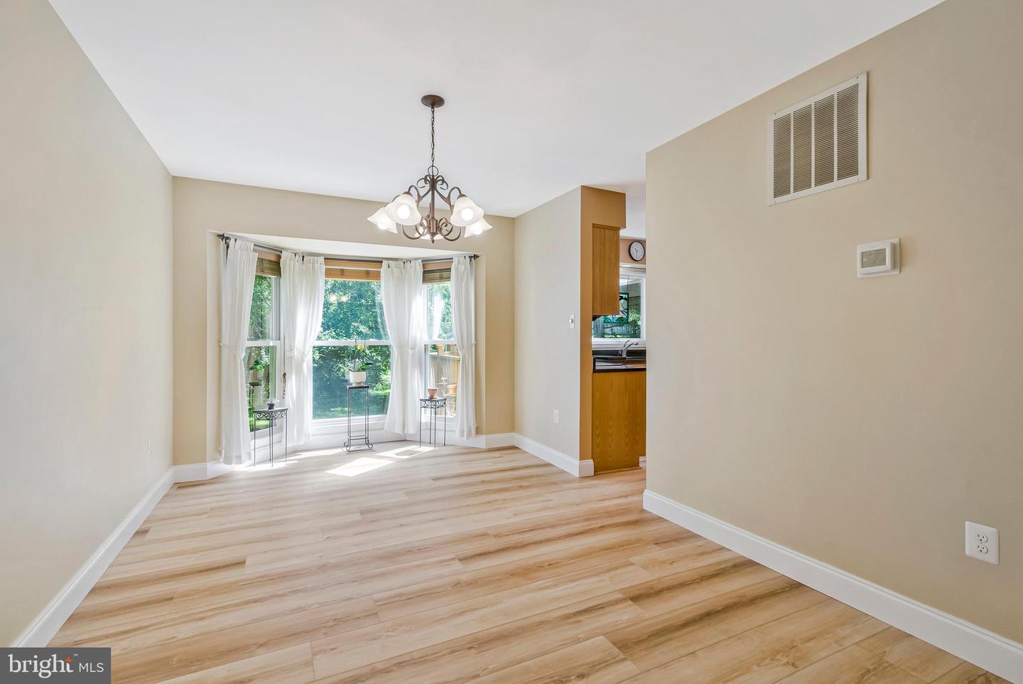 10866 MONTICELLO CT, GREAT FALLS, Virginia 22066, 3 Bedrooms Bedrooms, ,2 BathroomsBathrooms,Residential,For sale,10866 MONTICELLO CT,VALO2092332 MLS # VALO2092332