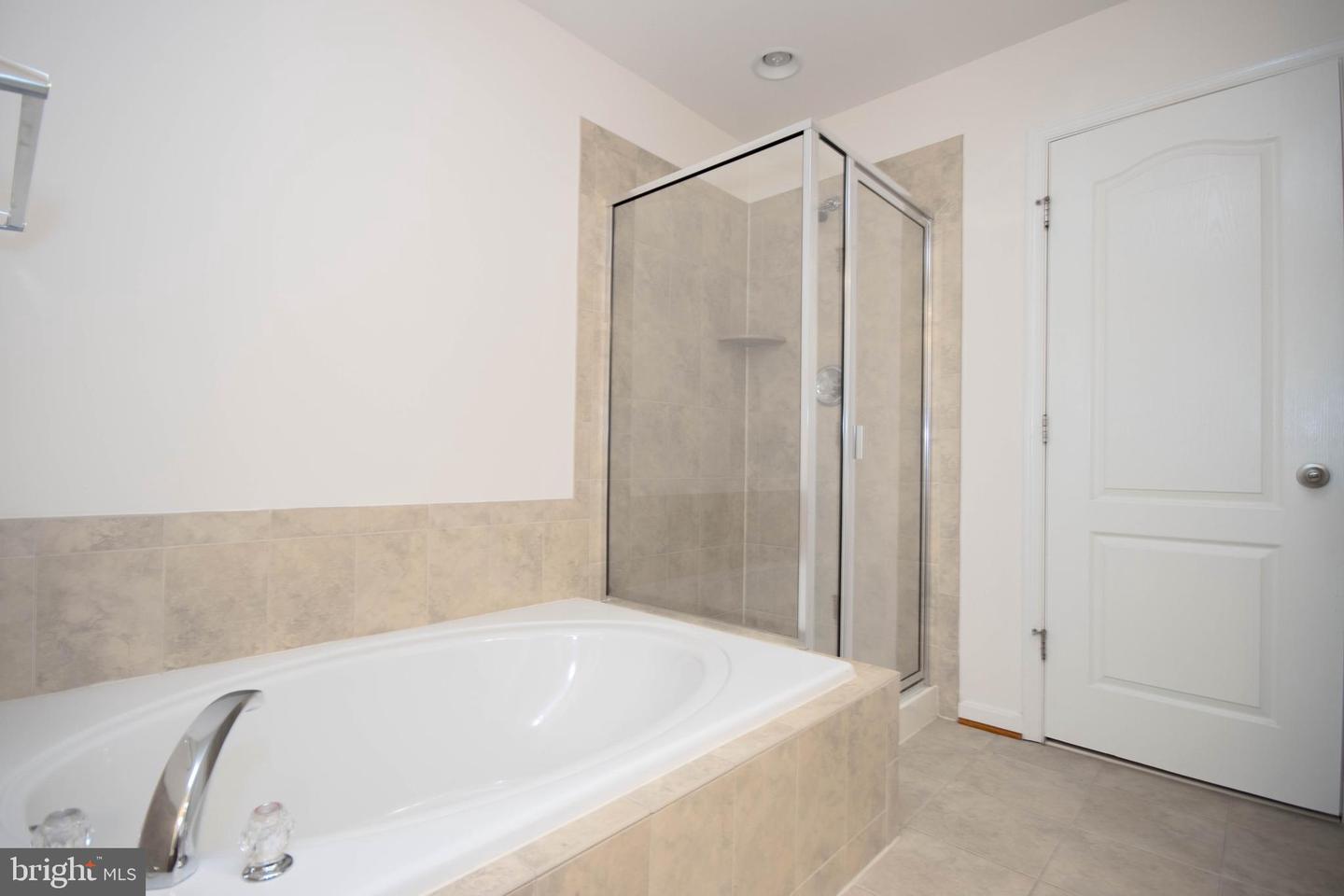 1294 DOGLEG DR, LOCUST GROVE, Virginia 22508, 5 Bedrooms Bedrooms, ,3 BathroomsBathrooms,Residential,For sale,1294 DOGLEG DR,VAOR2009286 MLS # VAOR2009286