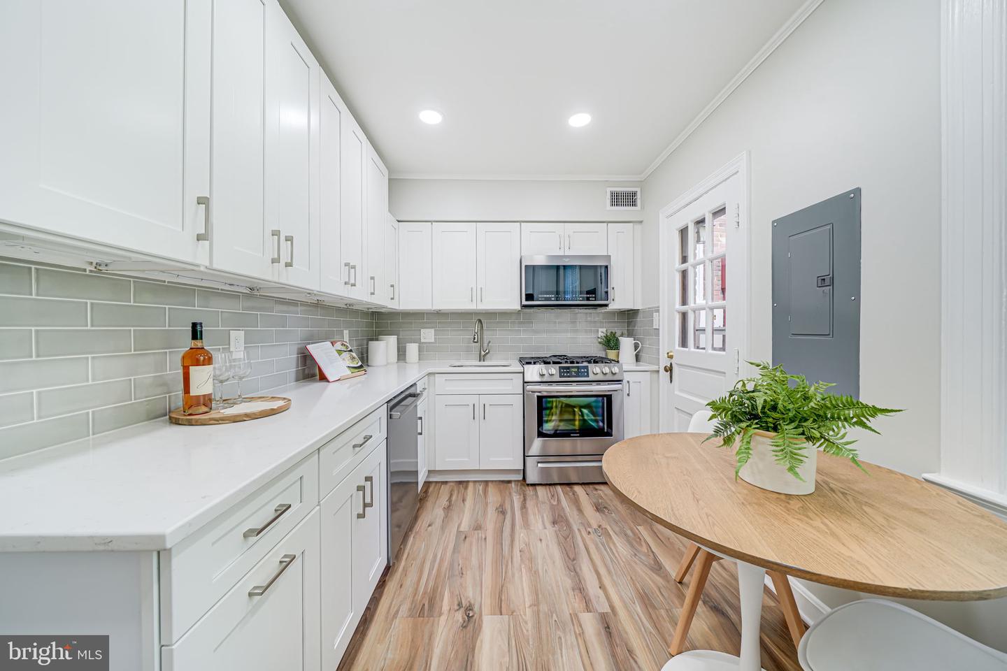 1301 S CLEVELAND ST #353, ARLINGTON, Virginia 22204, 1 Bedroom Bedrooms, ,1 BathroomBathrooms,Residential,For sale,1301 S CLEVELAND ST #353,VAAR2055366 MLS # VAAR2055366