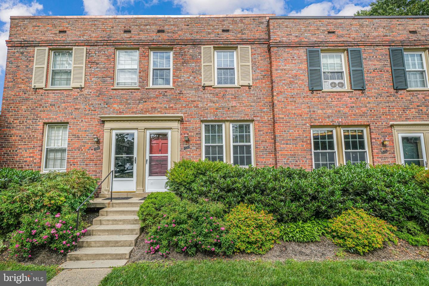1301 S CLEVELAND ST #353, ARLINGTON, Virginia 22204, 1 Bedroom Bedrooms, ,1 BathroomBathrooms,Residential,For sale,1301 S CLEVELAND ST #353,VAAR2055366 MLS # VAAR2055366