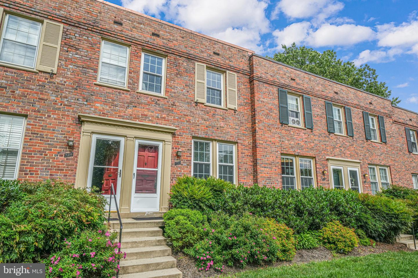 1301 S CLEVELAND ST #353, ARLINGTON, Virginia 22204, 1 Bedroom Bedrooms, ,1 BathroomBathrooms,Residential,For sale,1301 S CLEVELAND ST #353,VAAR2055366 MLS # VAAR2055366