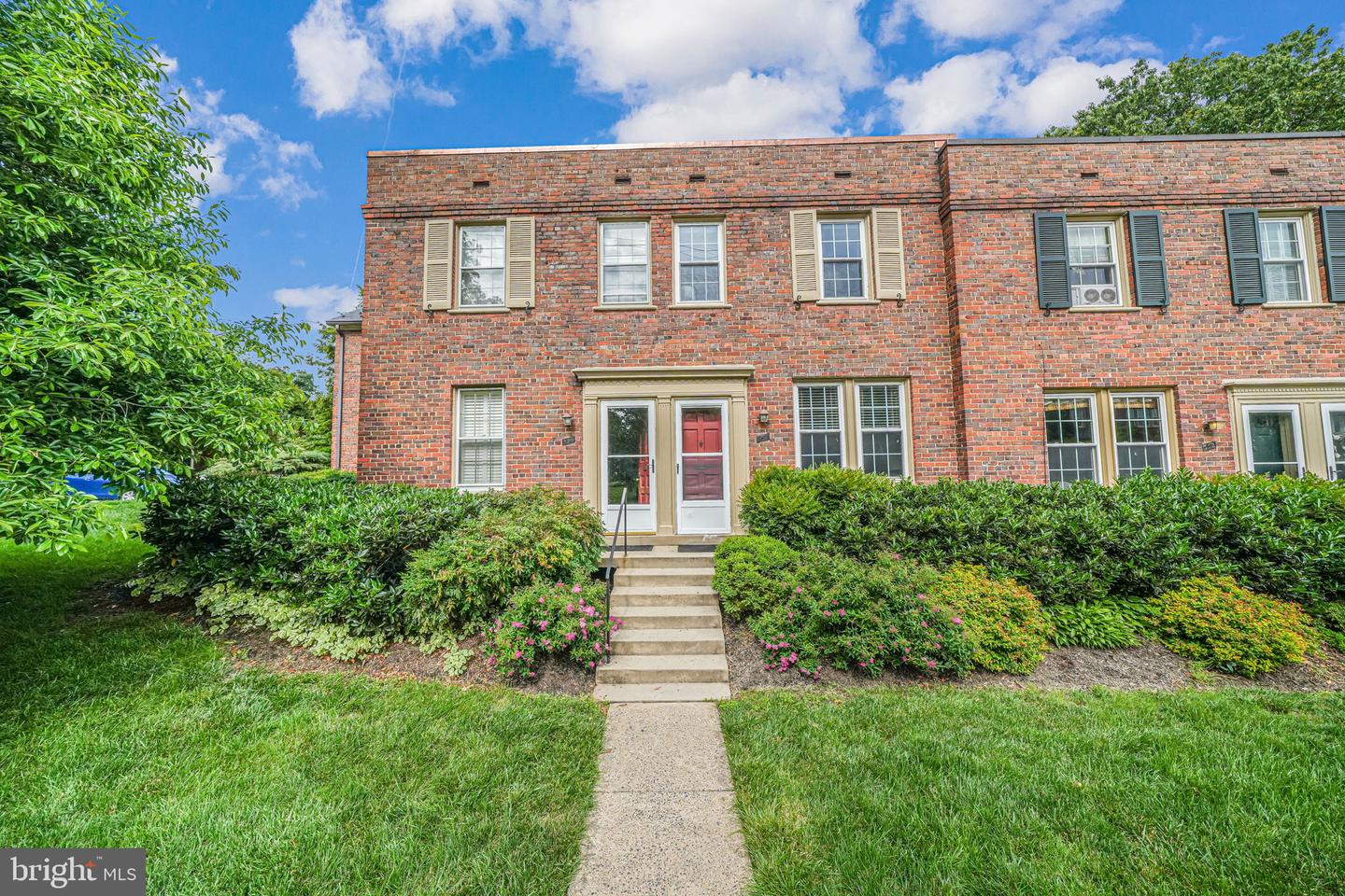 1301 S CLEVELAND ST #353, ARLINGTON, Virginia 22204, 1 Bedroom Bedrooms, ,1 BathroomBathrooms,Residential,For sale,1301 S CLEVELAND ST #353,VAAR2055366 MLS # VAAR2055366