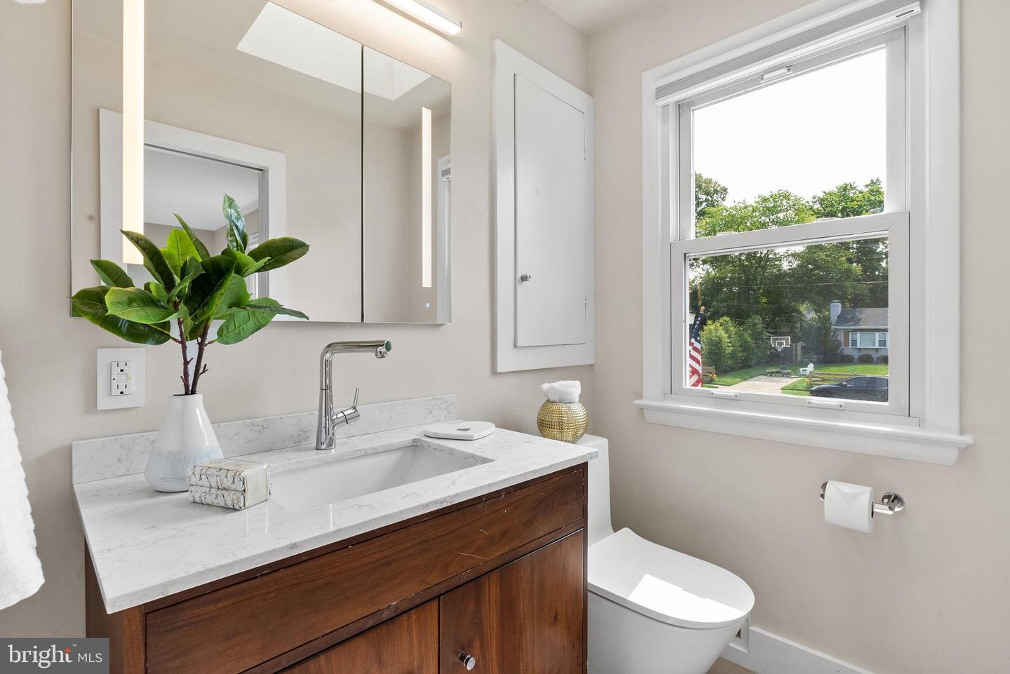 8620 CONOVER PL, ALEXANDRIA, Virginia 22308, 4 Bedrooms Bedrooms, ,2 BathroomsBathrooms,Residential,For sale,8620 CONOVER PL,VAFX2231466 MLS # VAFX2231466
