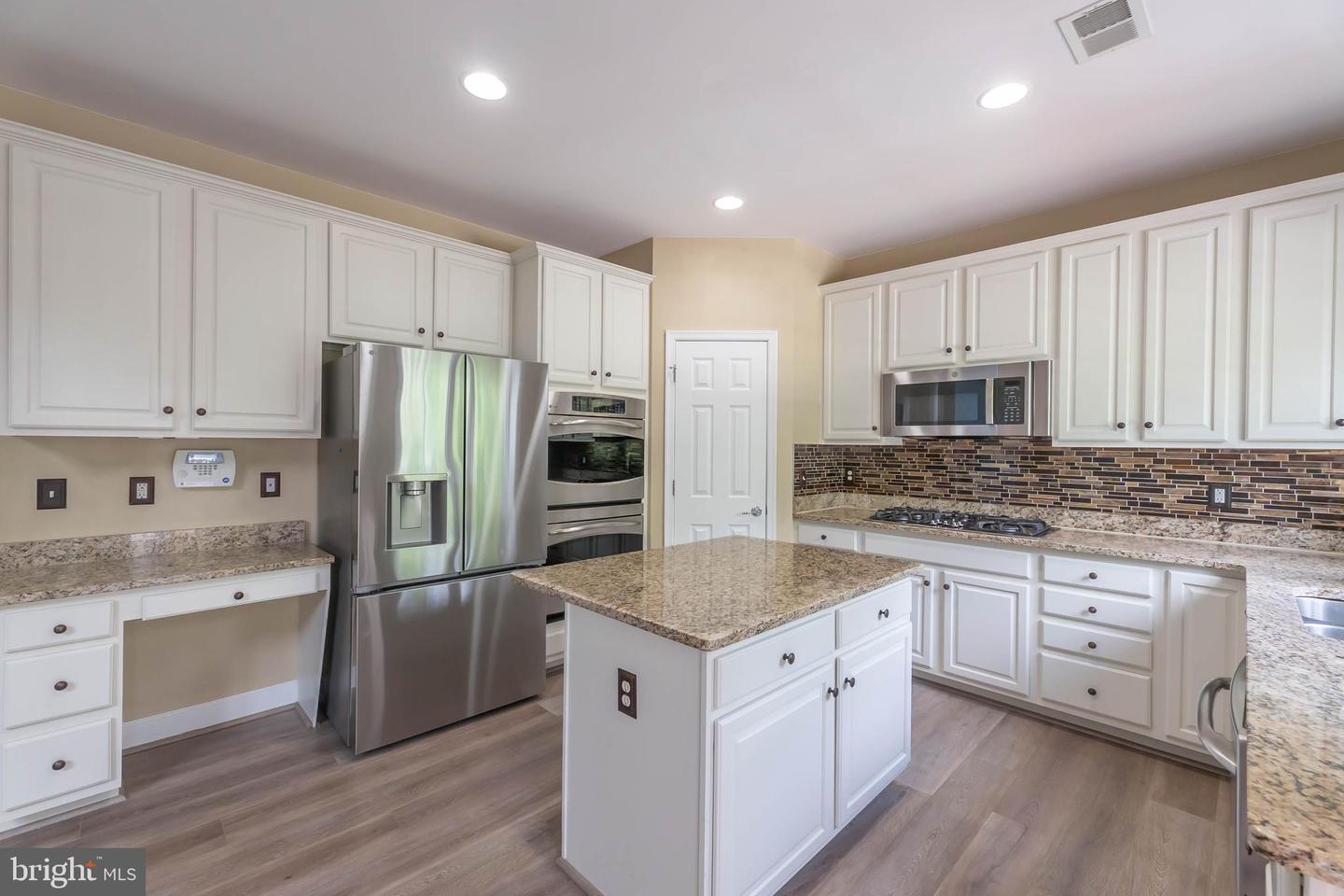 9184 LAUREL HIGHLANDS PL, MANASSAS, Virginia 20112, 4 Bedrooms Bedrooms, ,3 BathroomsBathrooms,Residential,For sale,9184 LAUREL HIGHLANDS PL,VAPW2091106 MLS # VAPW2091106