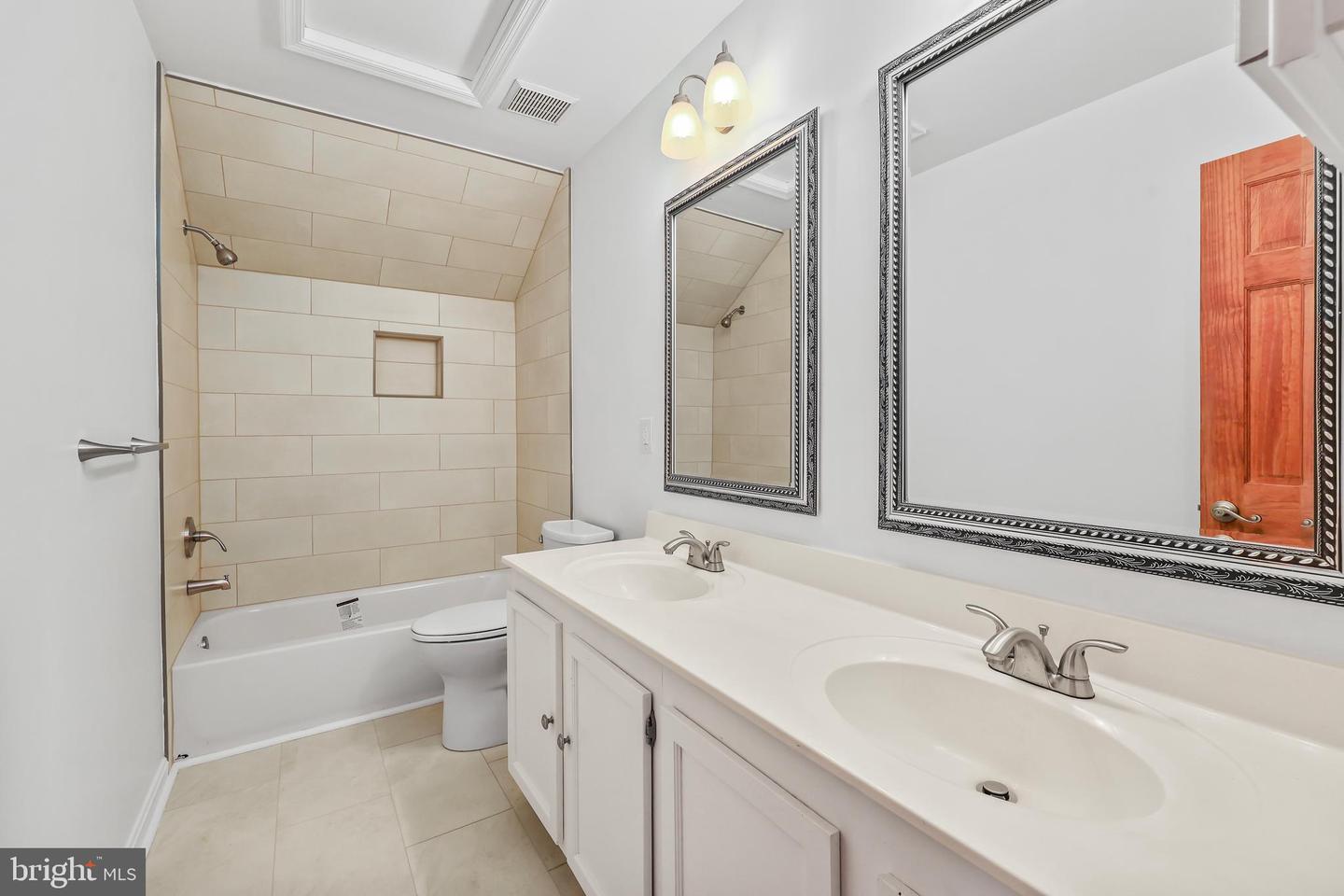 14451 WHISPERWOOD CT, DUMFRIES, Virginia 22025, 2 Bedrooms Bedrooms, ,3 BathroomsBathrooms,Residential,For sale,14451 WHISPERWOOD CT,VAPW2091344 MLS # VAPW2091344