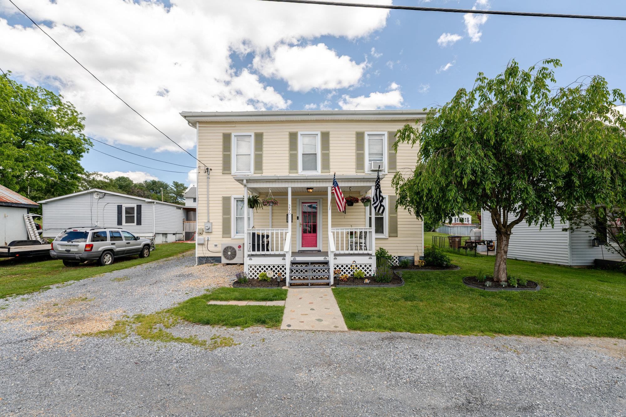 206 N THIRD ST, SHENANDOAH, Virginia 22849, 3 Bedrooms Bedrooms, ,2 BathroomsBathrooms,Residential,206 N THIRD ST,665052 MLS # 665052