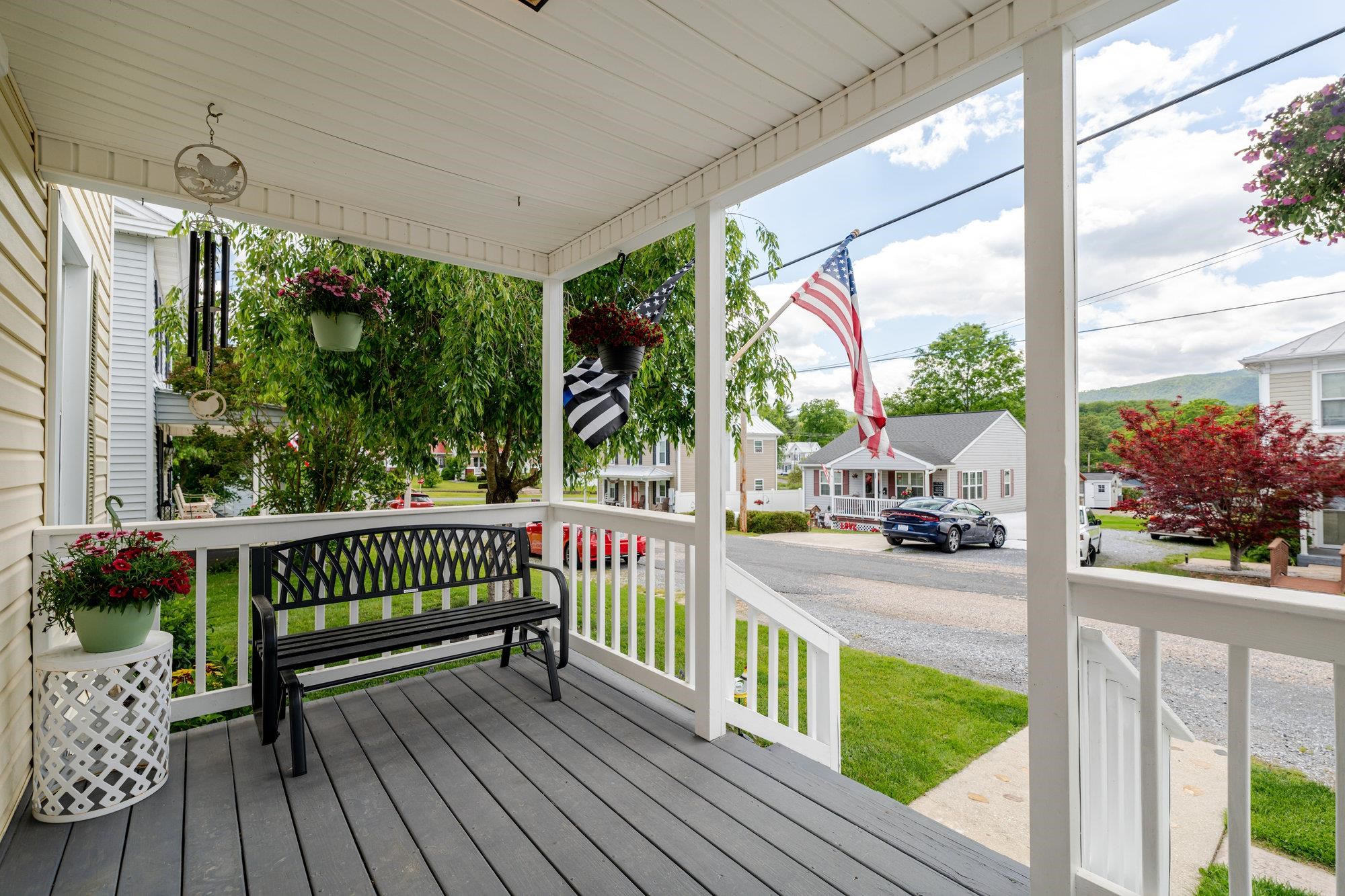 206 N THIRD ST, SHENANDOAH, Virginia 22849, 3 Bedrooms Bedrooms, ,2 BathroomsBathrooms,Residential,206 N THIRD ST,665052 MLS # 665052