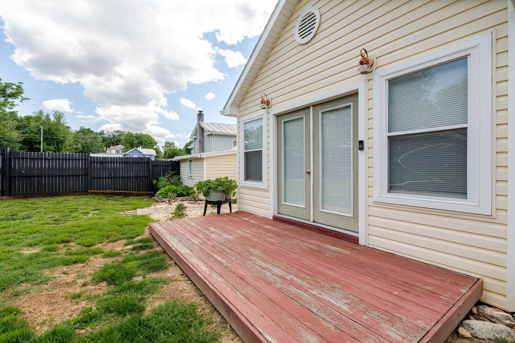 206 N THIRD ST, SHENANDOAH, Virginia 22849, 3 Bedrooms Bedrooms, ,2 BathroomsBathrooms,Residential,206 N THIRD ST,665052 MLS # 665052
