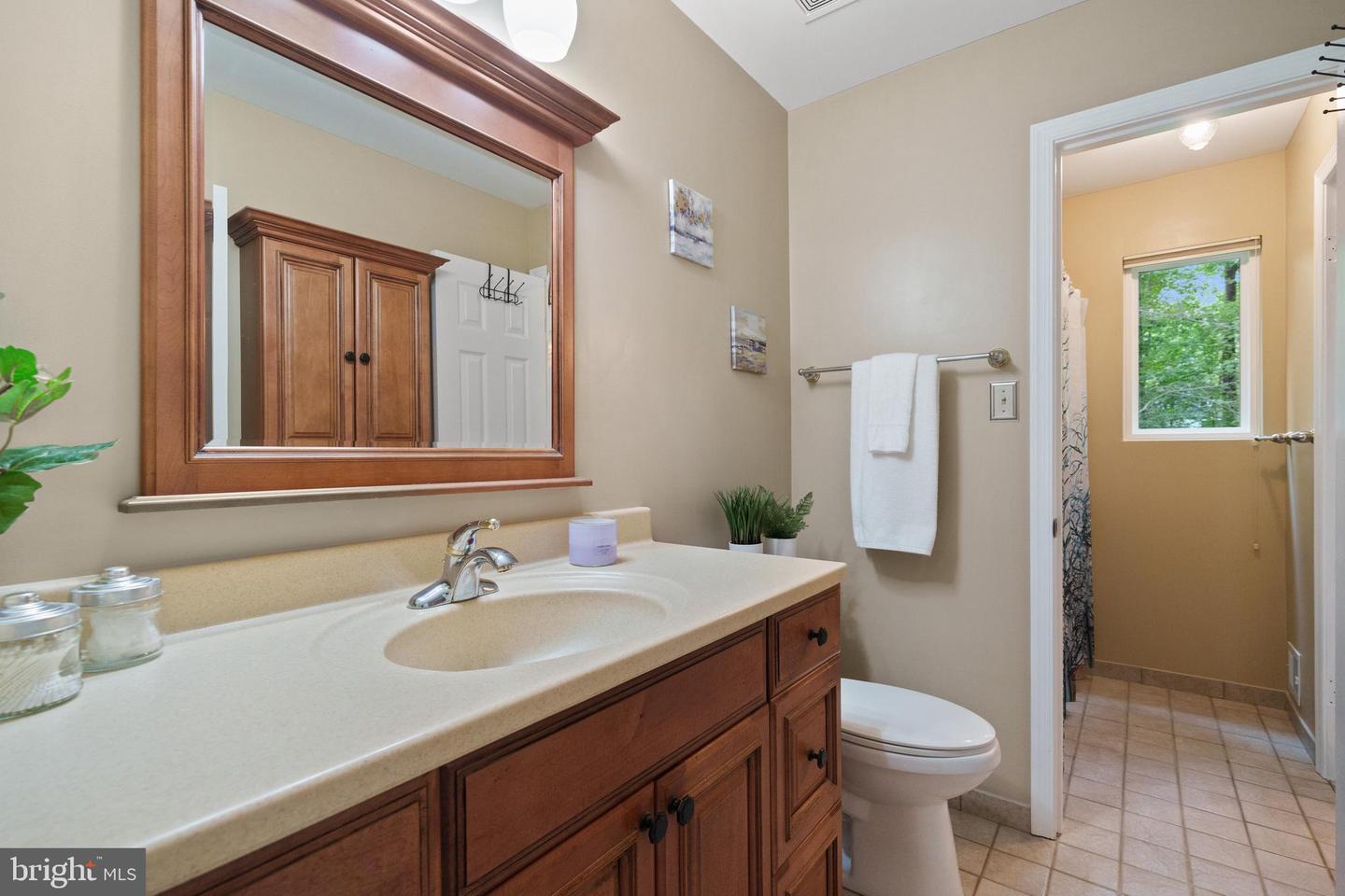 15251 CEDAR KNOLL CT, DUMFRIES, Virginia 22025, 3 Bedrooms Bedrooms, 7 Rooms Rooms,3 BathroomsBathrooms,Residential,For sale,15251 CEDAR KNOLL CT,VAPW2091484 MLS # VAPW2091484