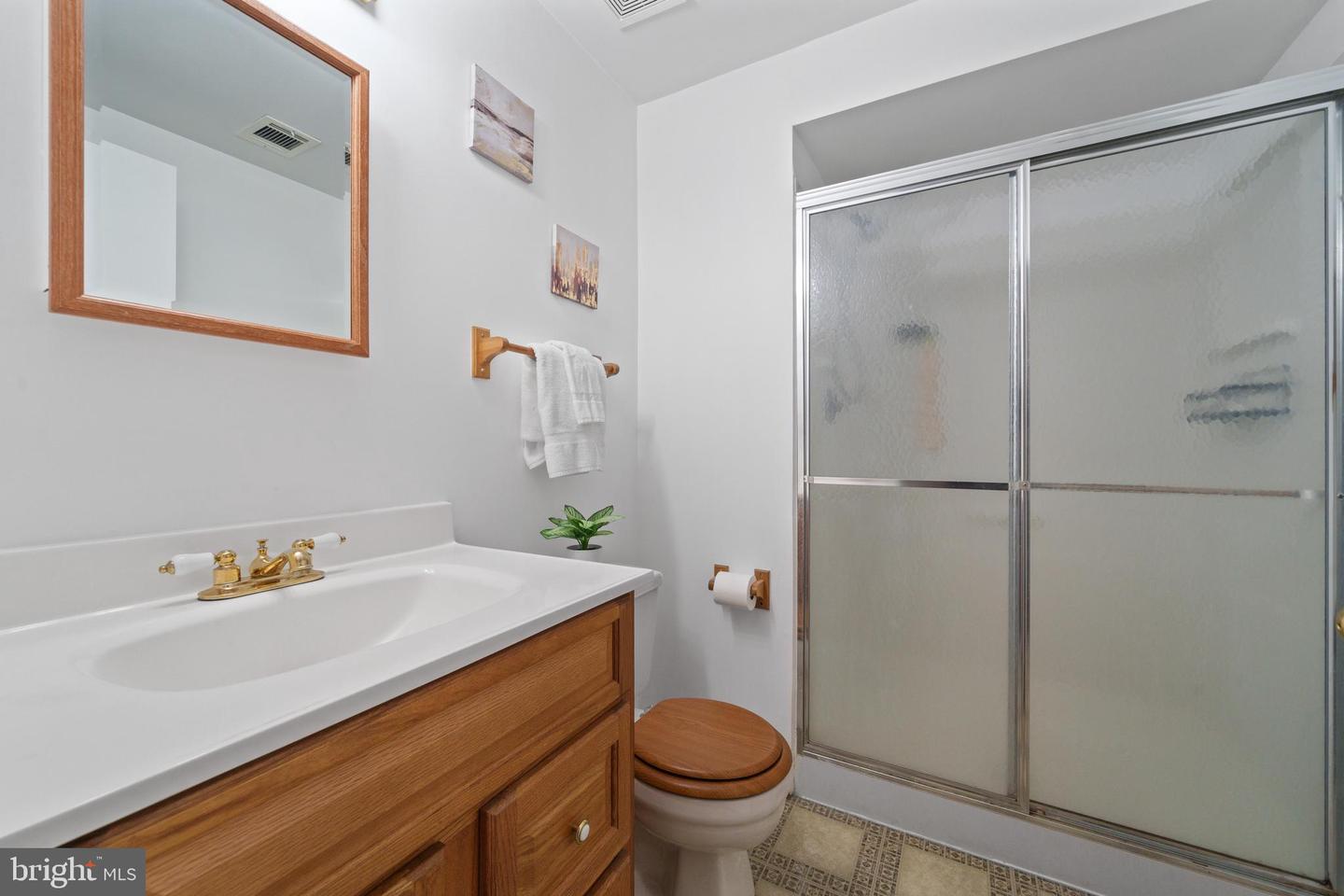 15251 CEDAR KNOLL CT, DUMFRIES, Virginia 22025, 3 Bedrooms Bedrooms, 7 Rooms Rooms,3 BathroomsBathrooms,Residential,For sale,15251 CEDAR KNOLL CT,VAPW2091484 MLS # VAPW2091484