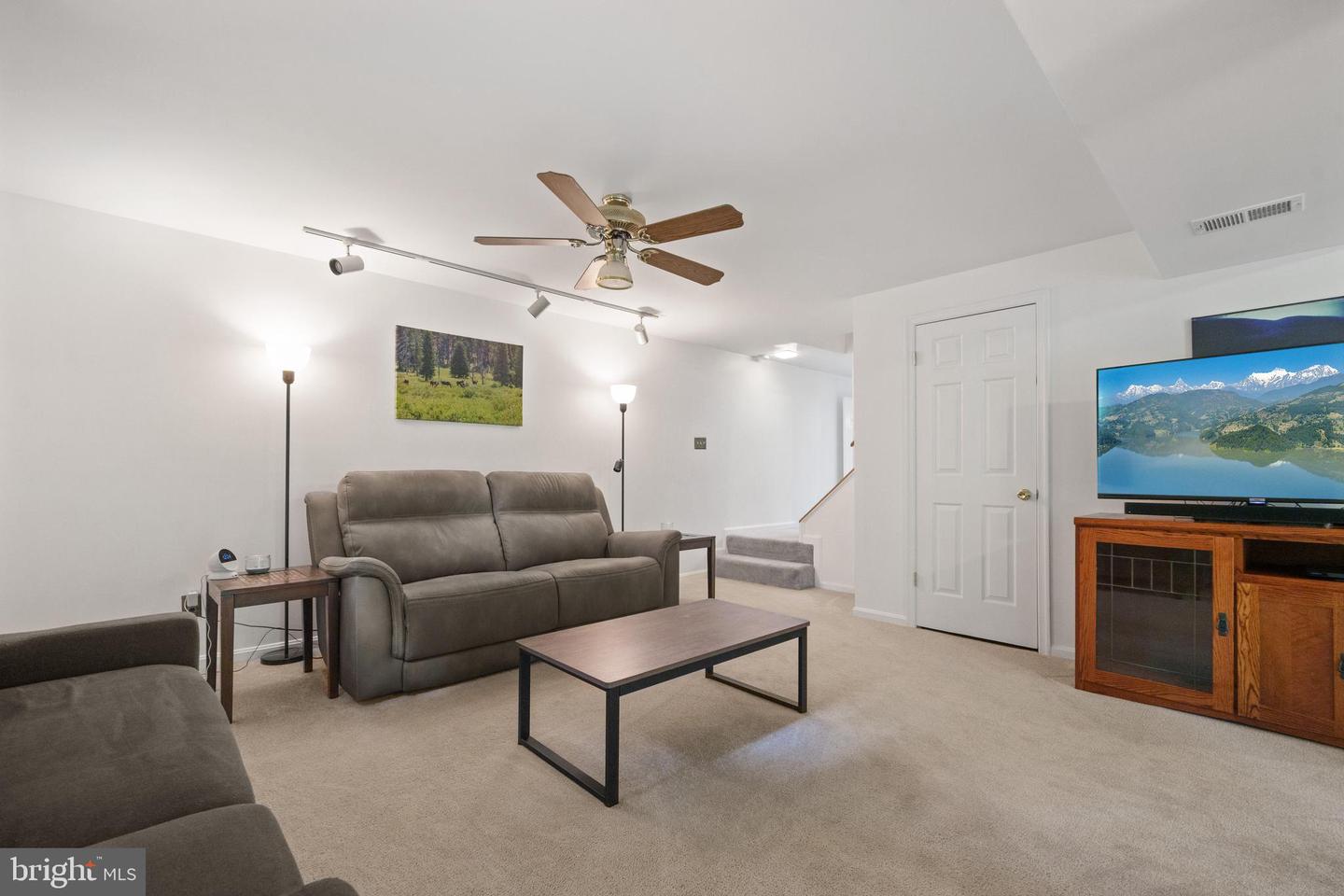15251 CEDAR KNOLL CT, DUMFRIES, Virginia 22025, 3 Bedrooms Bedrooms, 7 Rooms Rooms,3 BathroomsBathrooms,Residential,For sale,15251 CEDAR KNOLL CT,VAPW2091484 MLS # VAPW2091484
