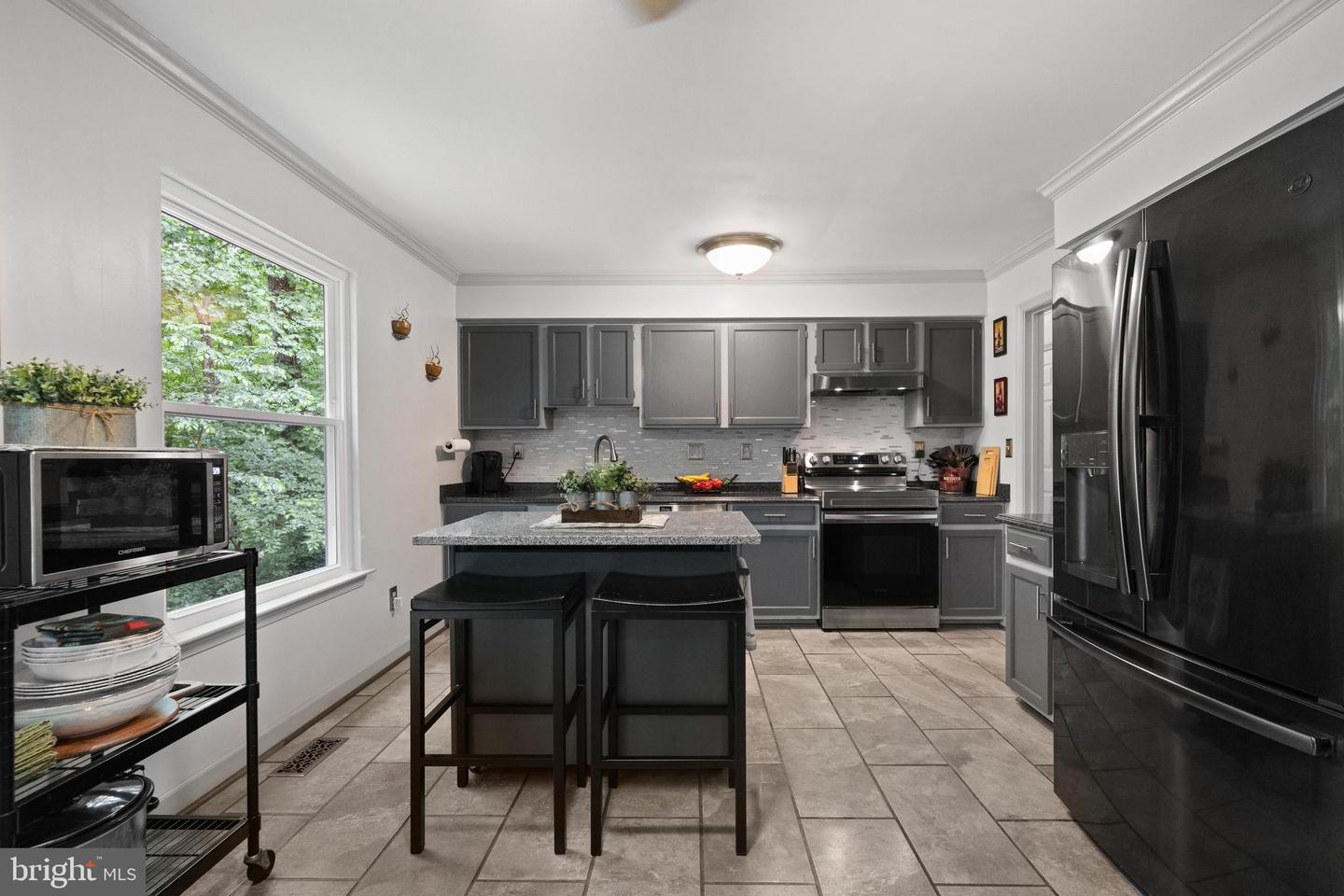 15251 CEDAR KNOLL CT, DUMFRIES, Virginia 22025, 3 Bedrooms Bedrooms, 7 Rooms Rooms,3 BathroomsBathrooms,Residential,For sale,15251 CEDAR KNOLL CT,VAPW2091484 MLS # VAPW2091484