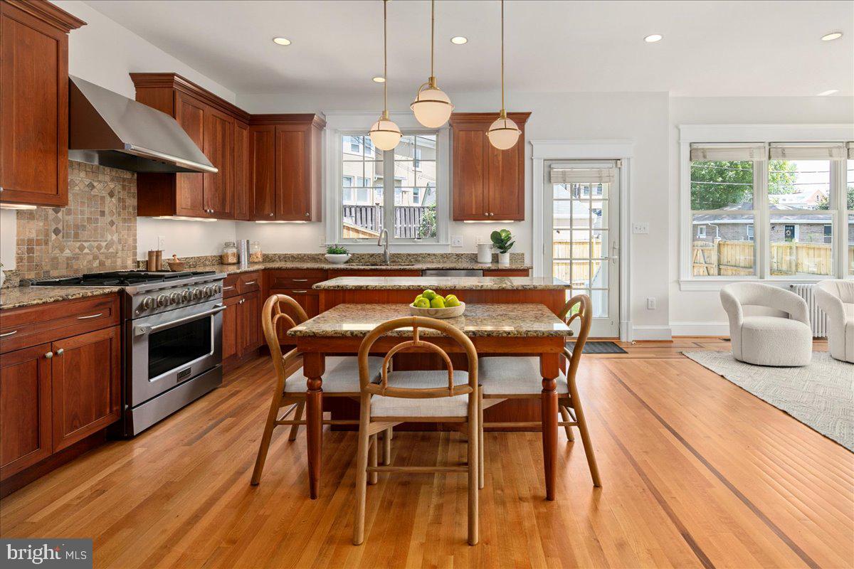 1501 HAMILTON ST NW, WASHINGTON, District Of Columbia 20011, 8 Bedrooms Bedrooms, ,6 BathroomsBathrooms,Residential,For sale,1501 HAMILTON ST NW,DCDC2194510 MLS # DCDC2194510