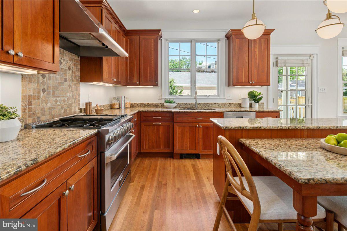 1501 HAMILTON ST NW, WASHINGTON, District Of Columbia 20011, 8 Bedrooms Bedrooms, ,6 BathroomsBathrooms,Residential,For sale,1501 HAMILTON ST NW,DCDC2194510 MLS # DCDC2194510