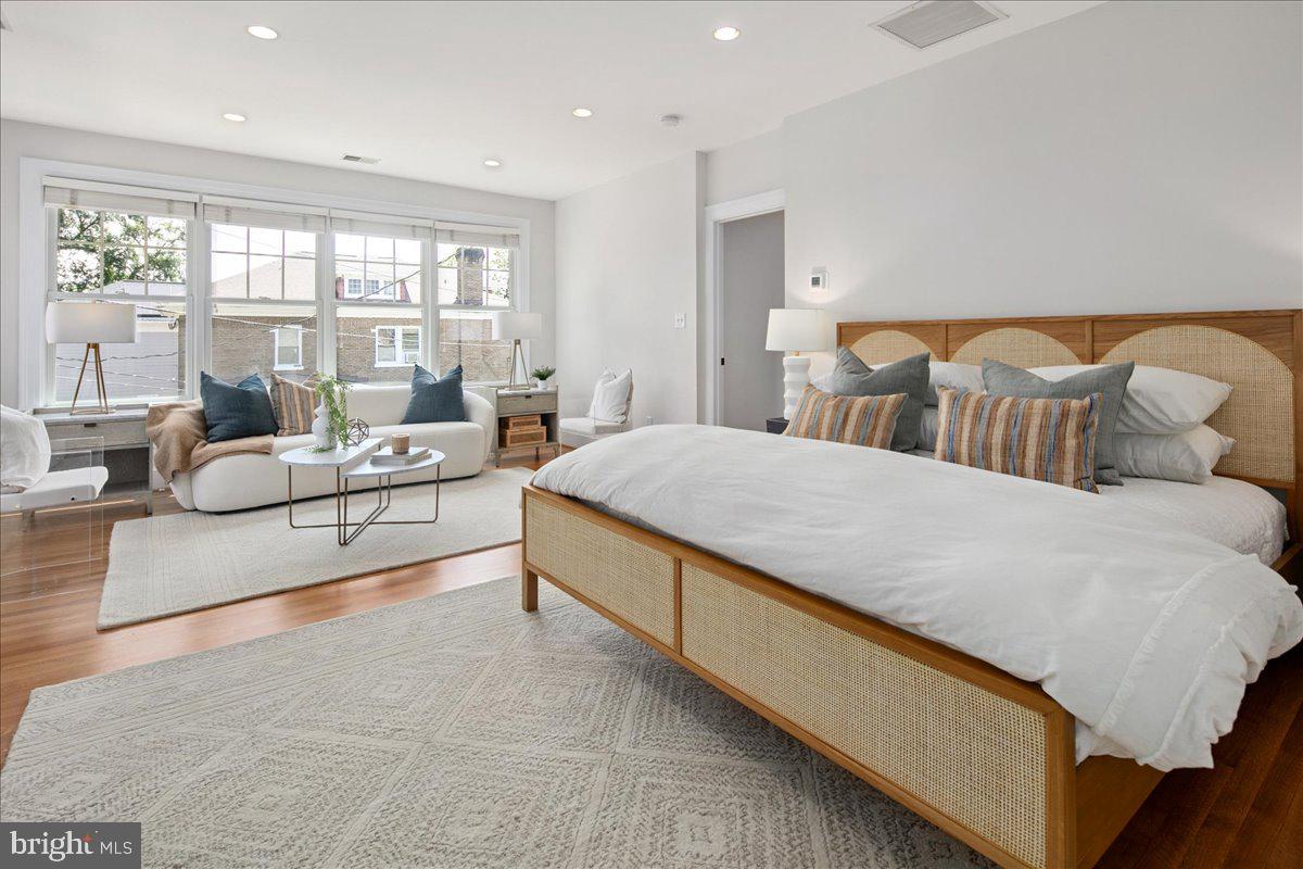 1501 HAMILTON ST NW, WASHINGTON, District Of Columbia 20011, 8 Bedrooms Bedrooms, ,6 BathroomsBathrooms,Residential,For sale,1501 HAMILTON ST NW,DCDC2194510 MLS # DCDC2194510