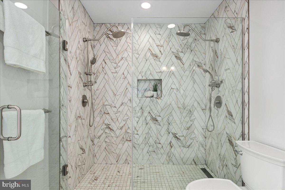 1501 HAMILTON ST NW, WASHINGTON, District Of Columbia 20011, 8 Bedrooms Bedrooms, ,6 BathroomsBathrooms,Residential,For sale,1501 HAMILTON ST NW,DCDC2194510 MLS # DCDC2194510