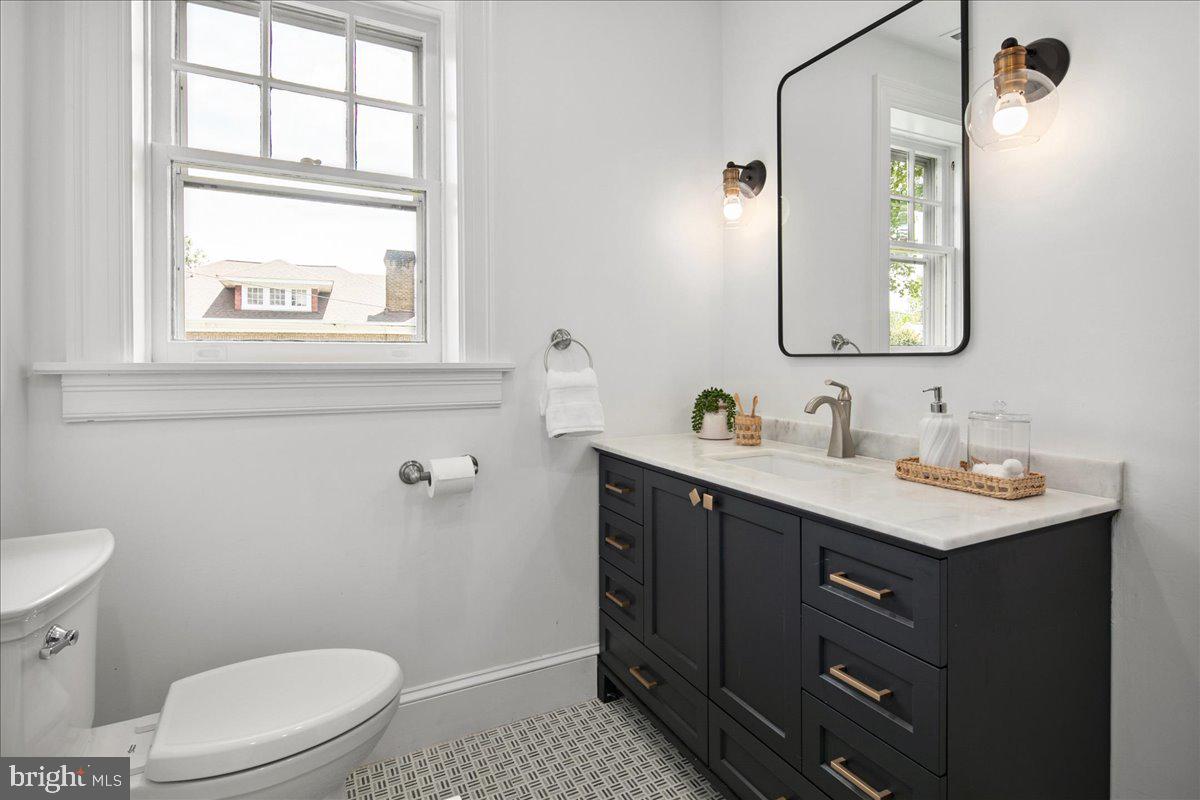 1501 HAMILTON ST NW, WASHINGTON, District Of Columbia 20011, 8 Bedrooms Bedrooms, ,6 BathroomsBathrooms,Residential,For sale,1501 HAMILTON ST NW,DCDC2194510 MLS # DCDC2194510